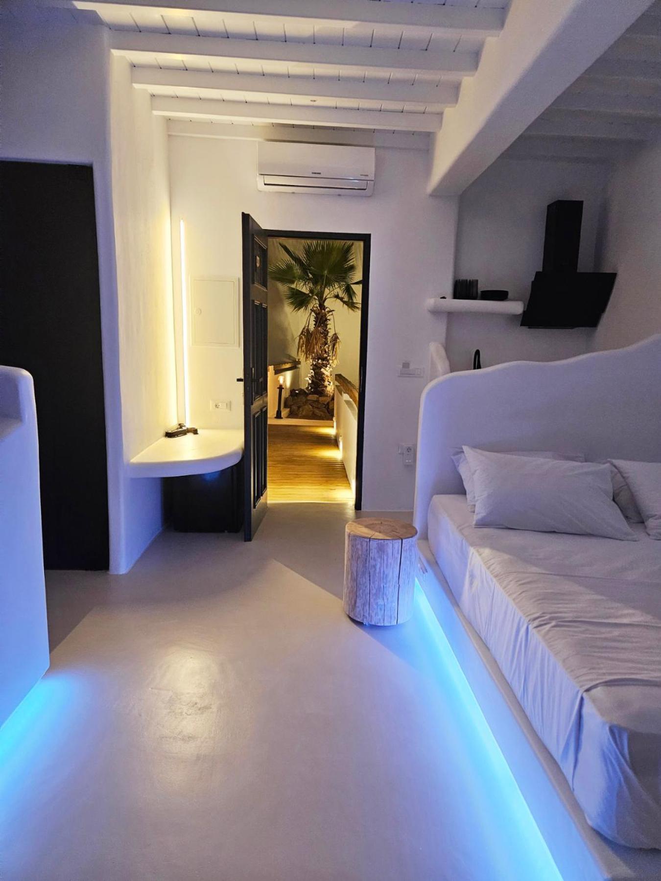 Deluxe Suite with Sea View