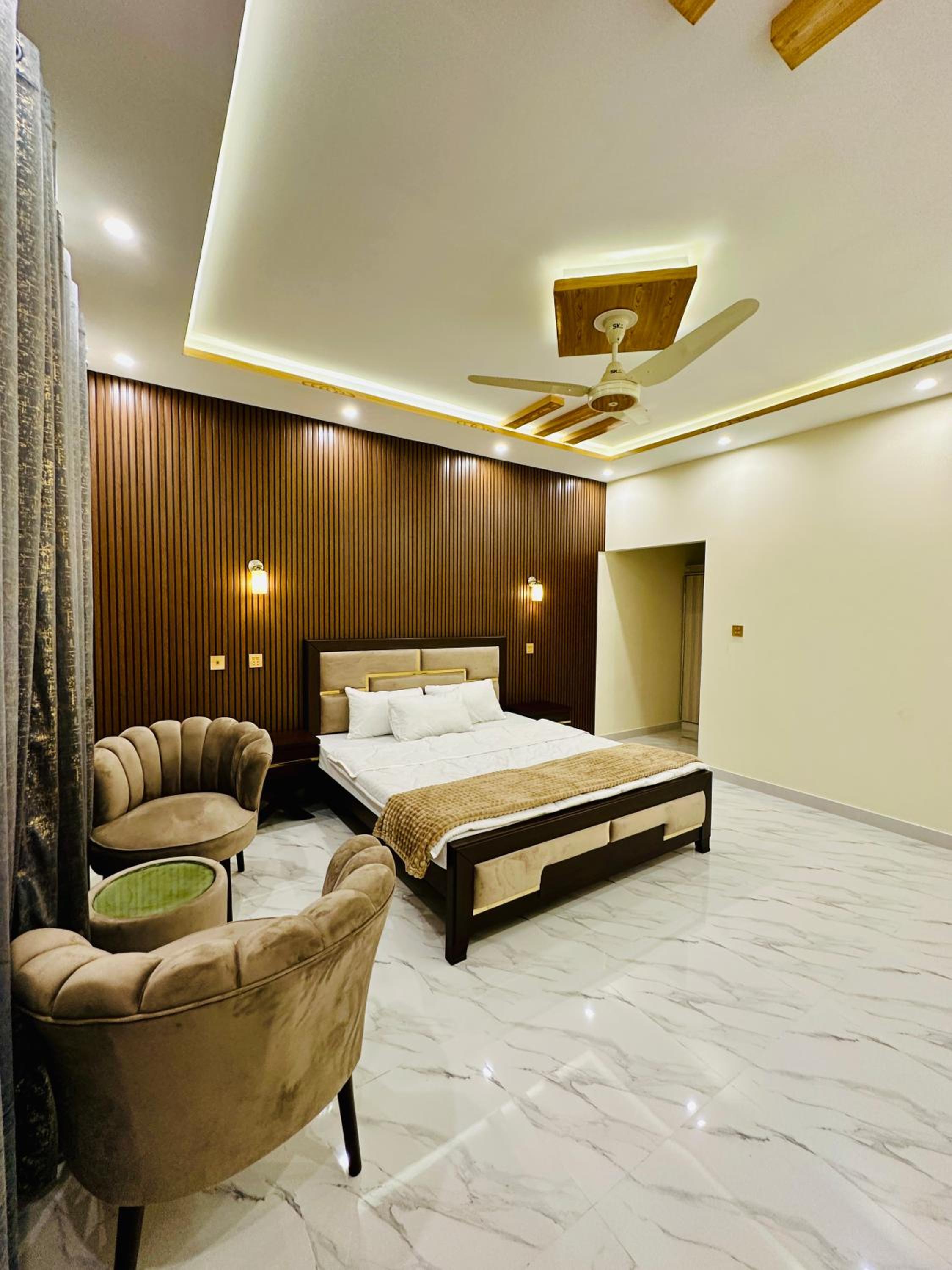 King Room with Mountain View
