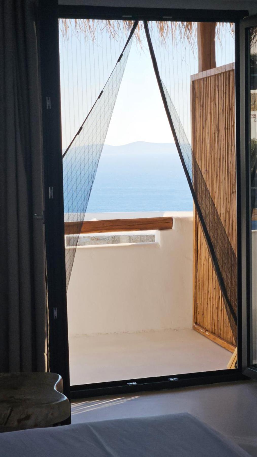 Deluxe Suite with Sea View photo 2