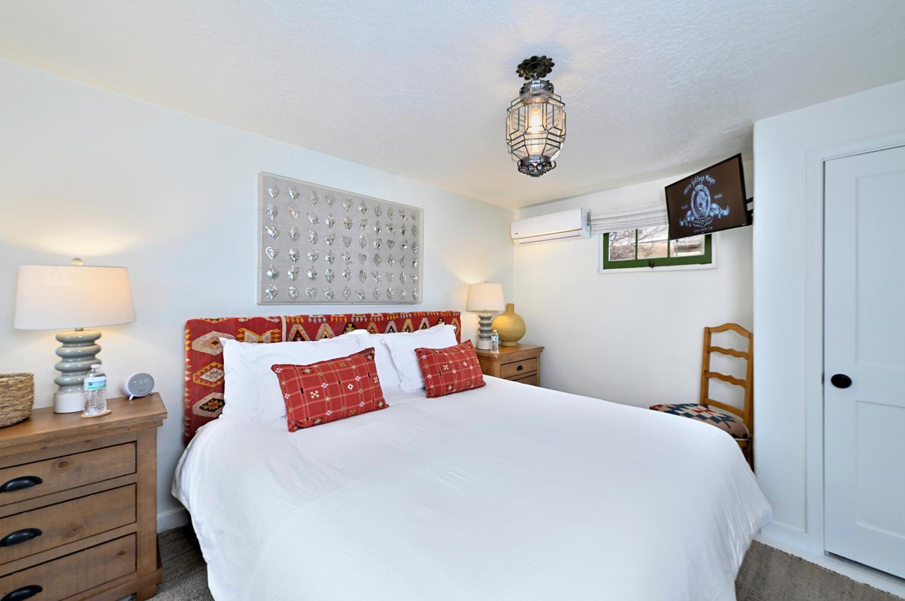 Seven-Bedroom House photo 1