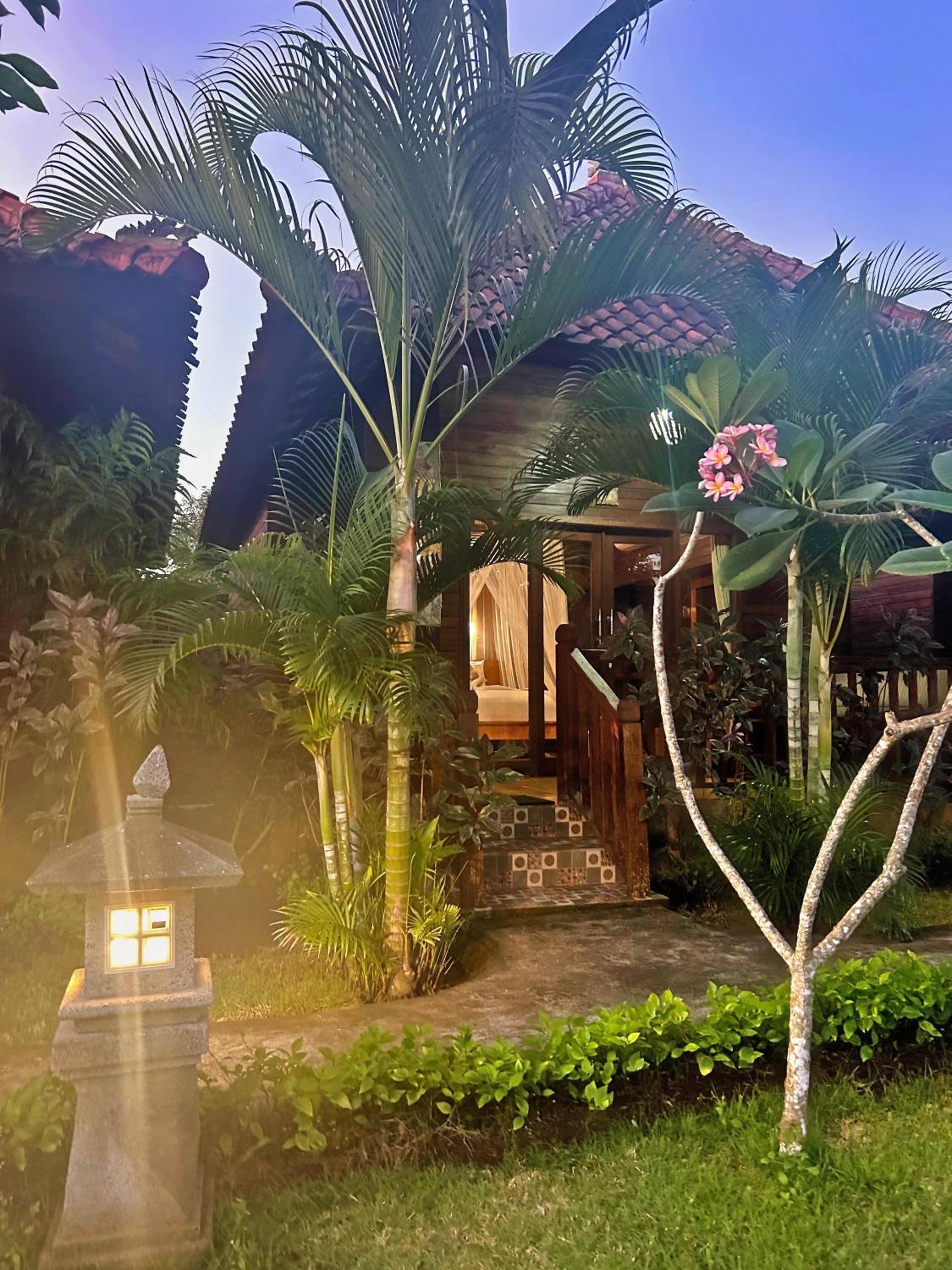 Deluxe Double Room with Balcony - Photo 31