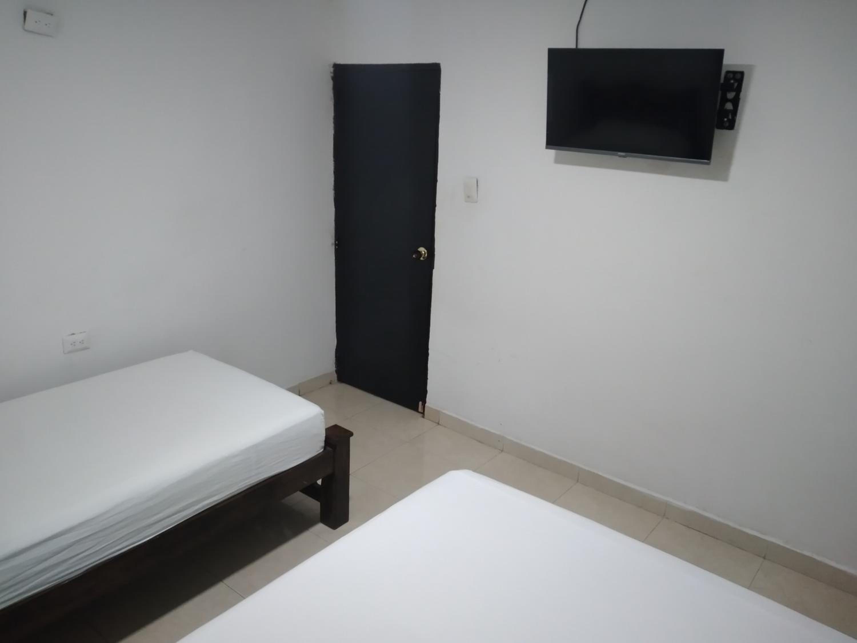 Deluxe Double Room (2 Adults + 1 Child) photo 3