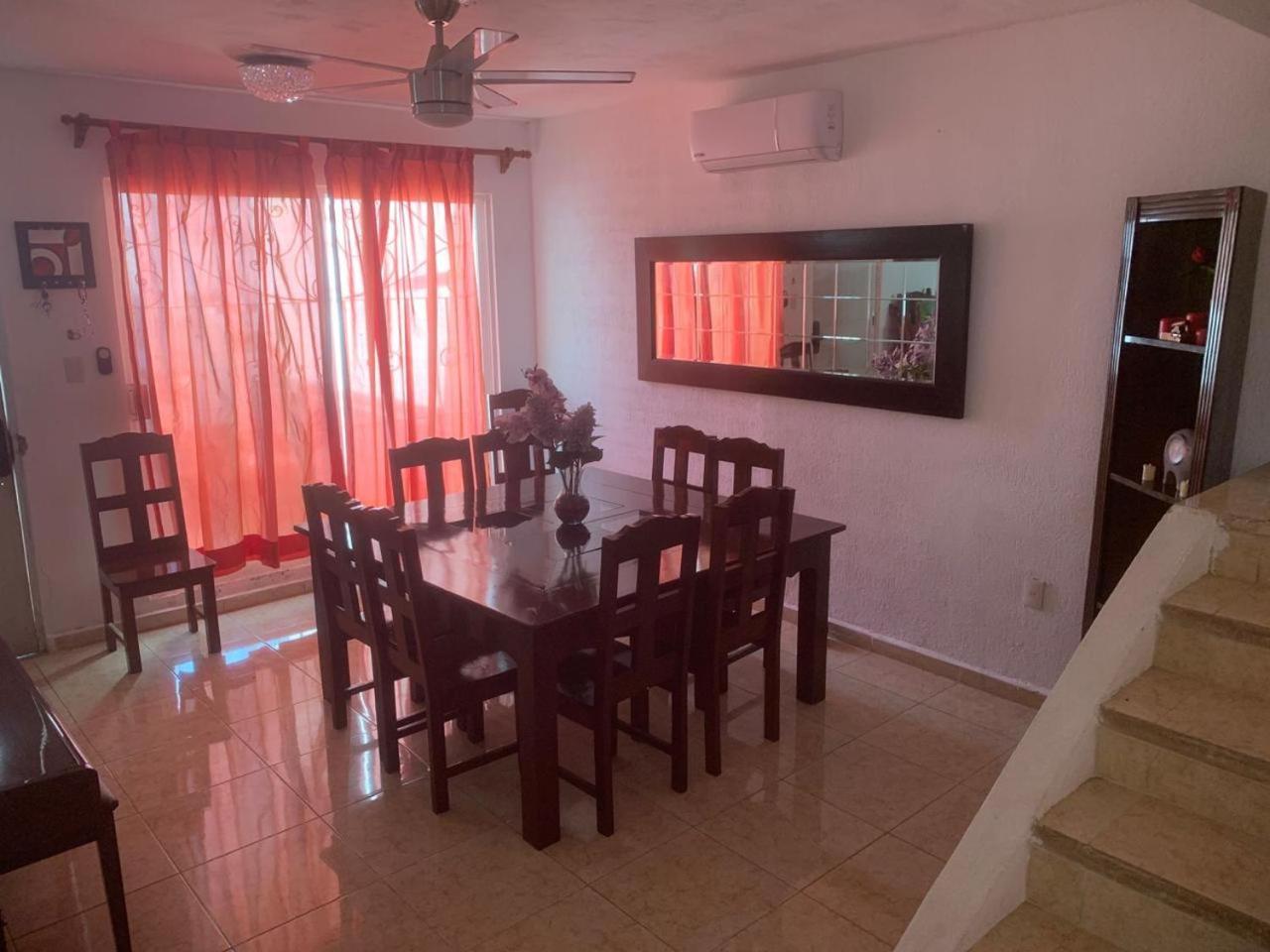 Three-Bedroom House photo 3