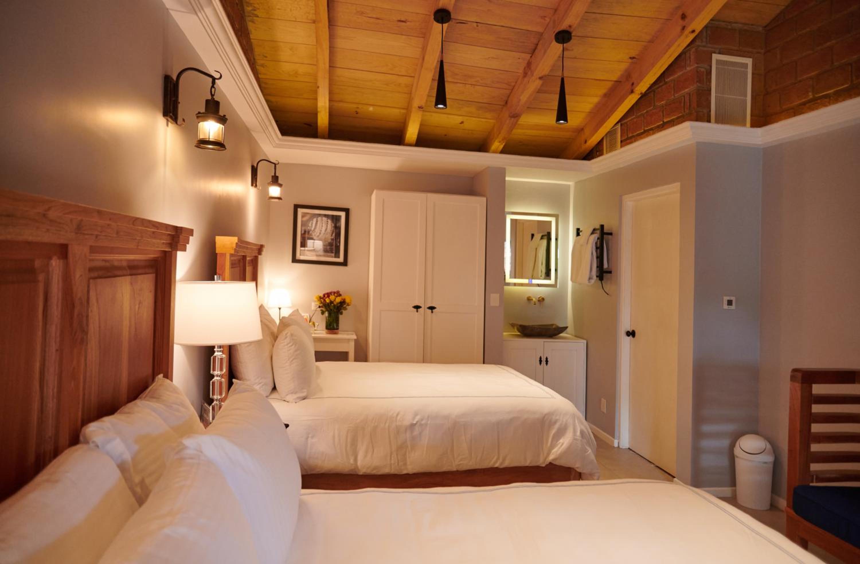 Standard Quadruple Room - Photo 18