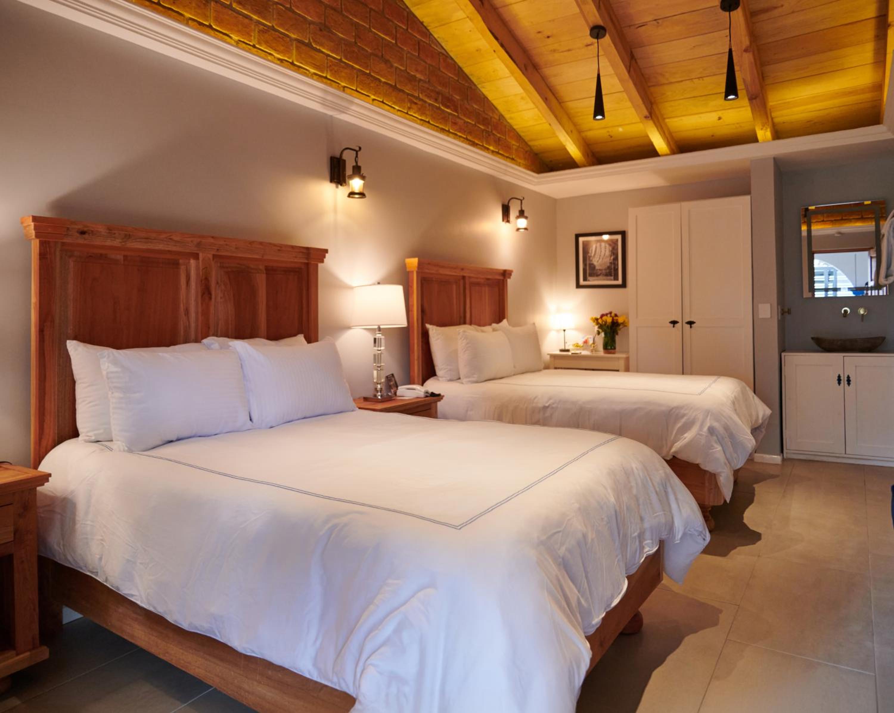 Standard Quadruple Room - Photo 15