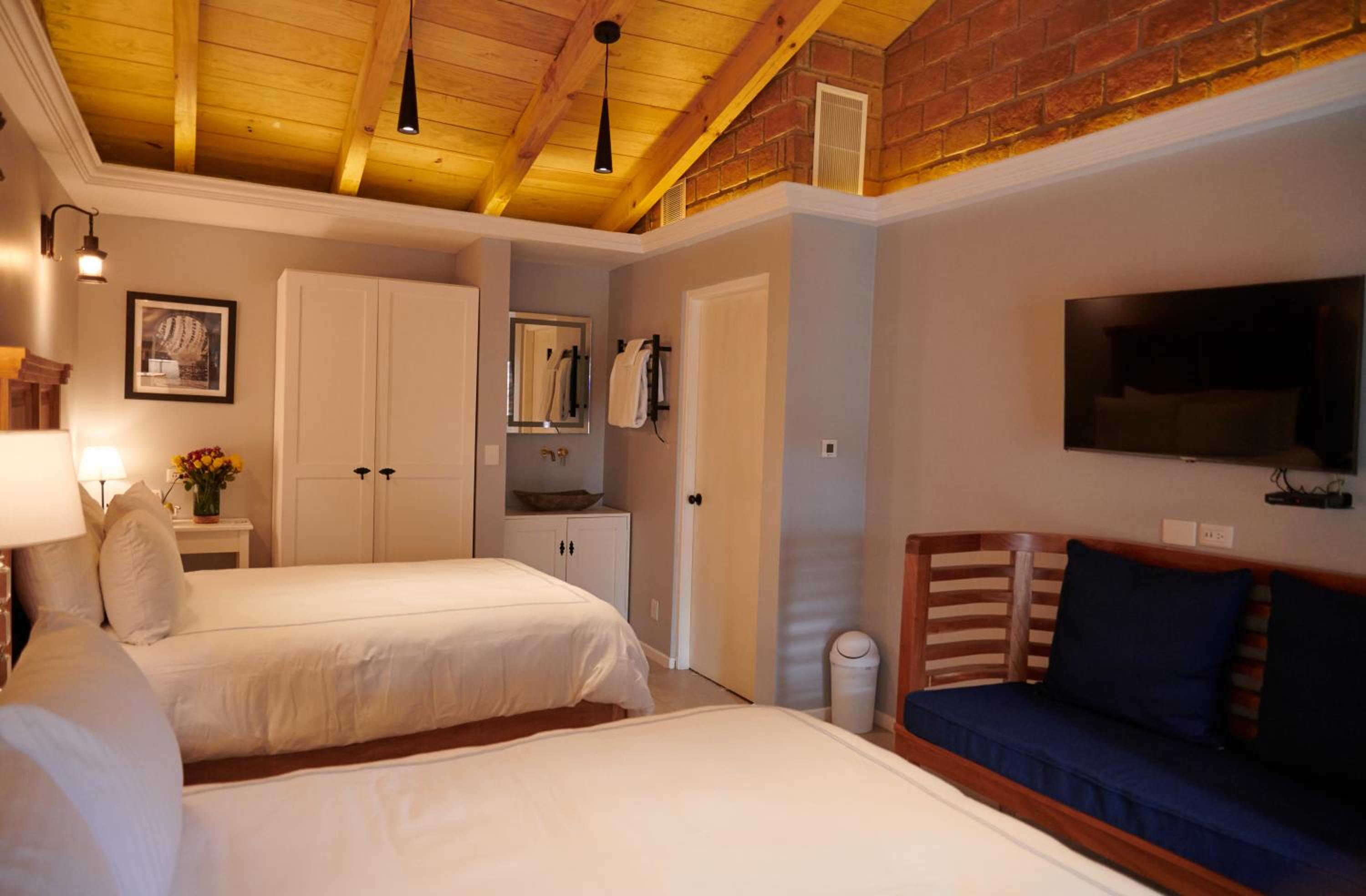 Standard Quadruple Room - Photo 13