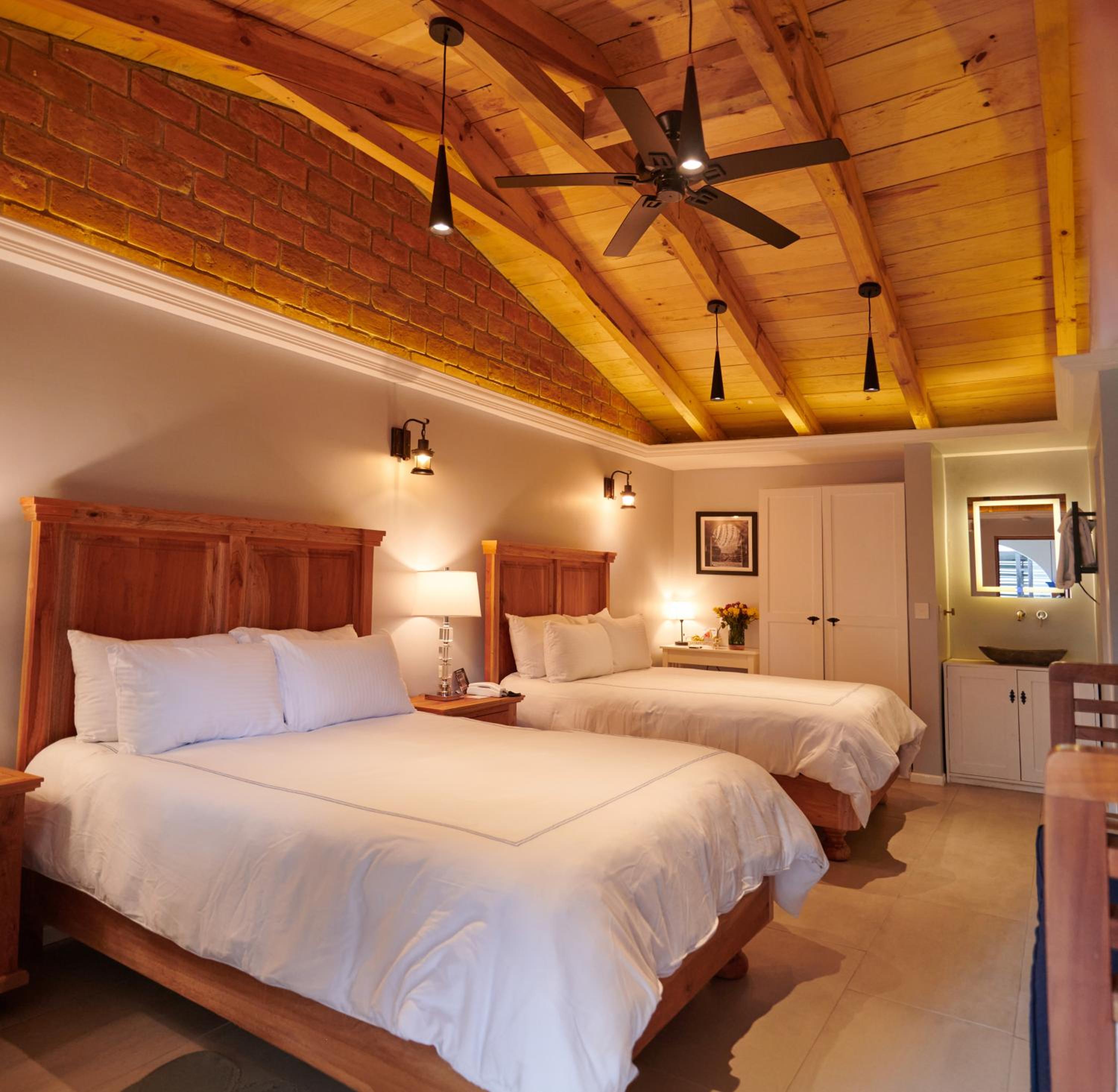 Standard Quadruple Room - Photo 9