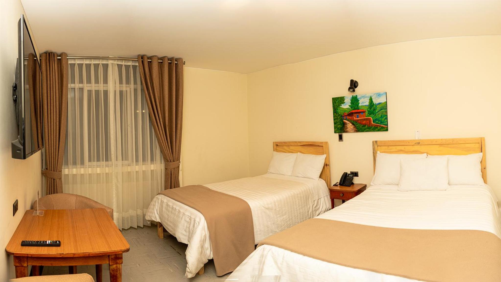 Quadruple Room with Private Bathroom photo 2
