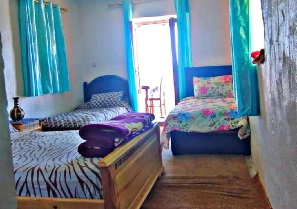 Twin Room with Lake View - Photo 14