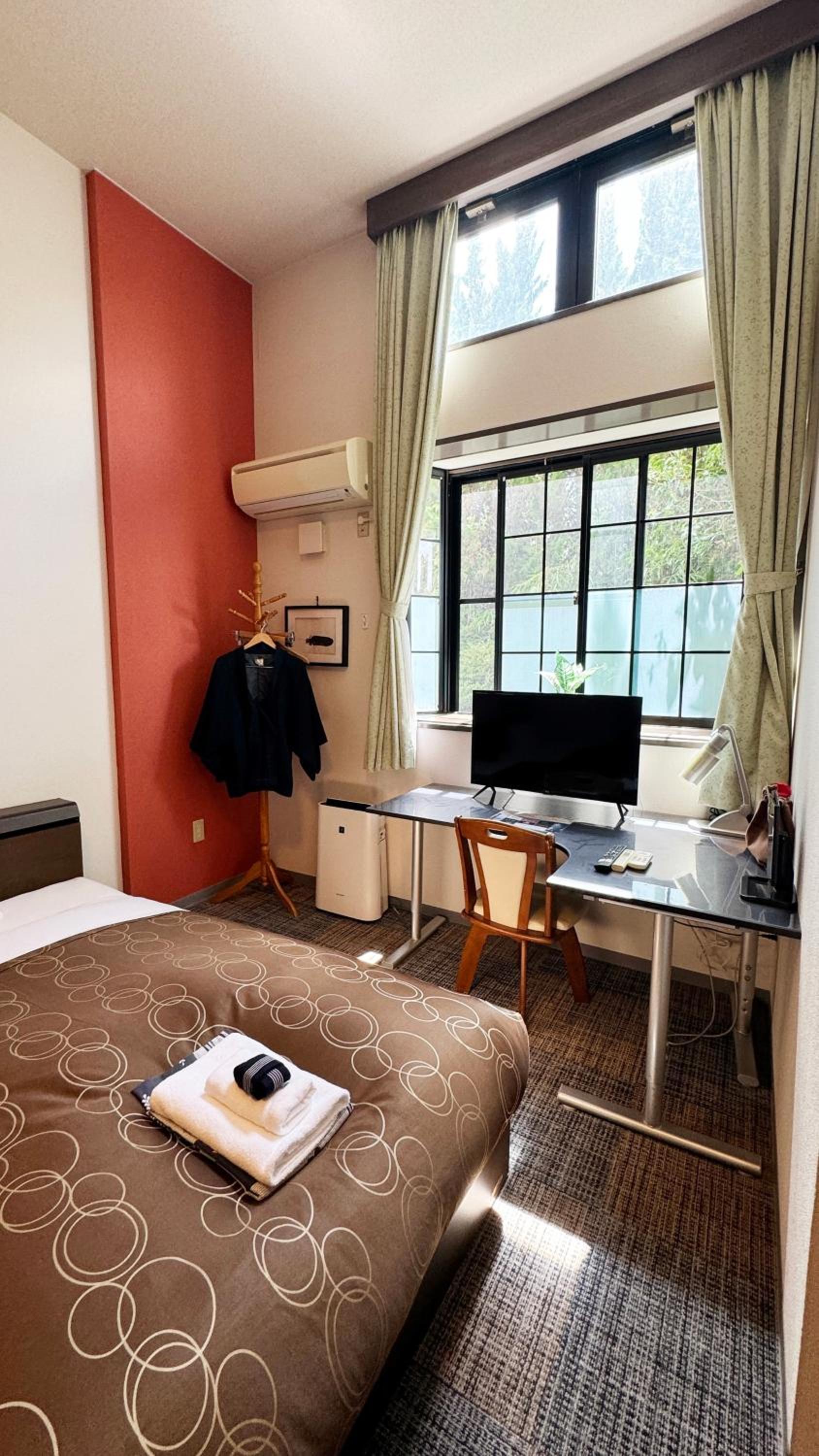 Twin Room - Non-Smoking