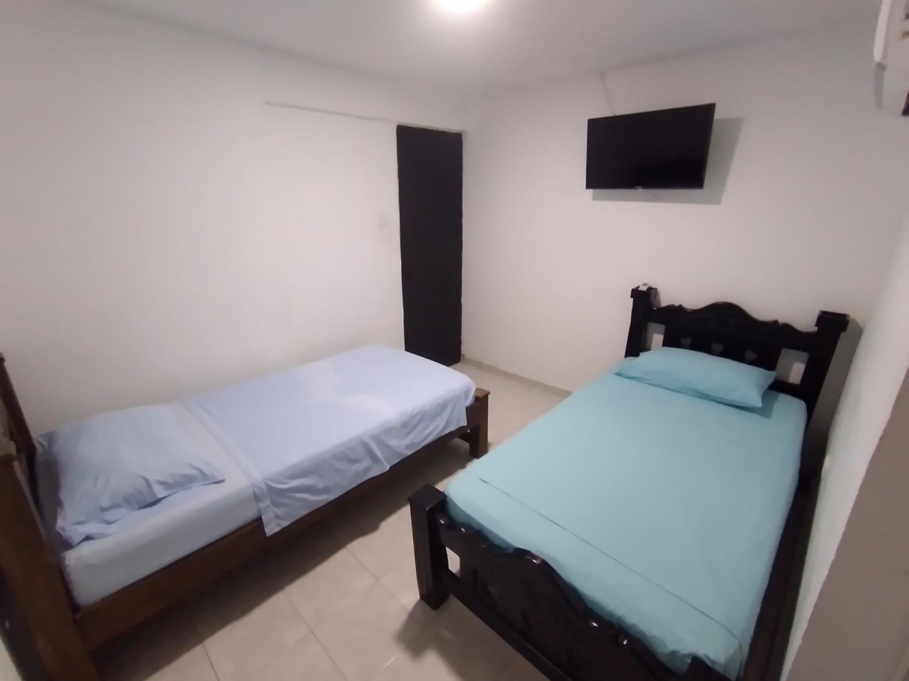Twin Room With Private Bathroom photo 2