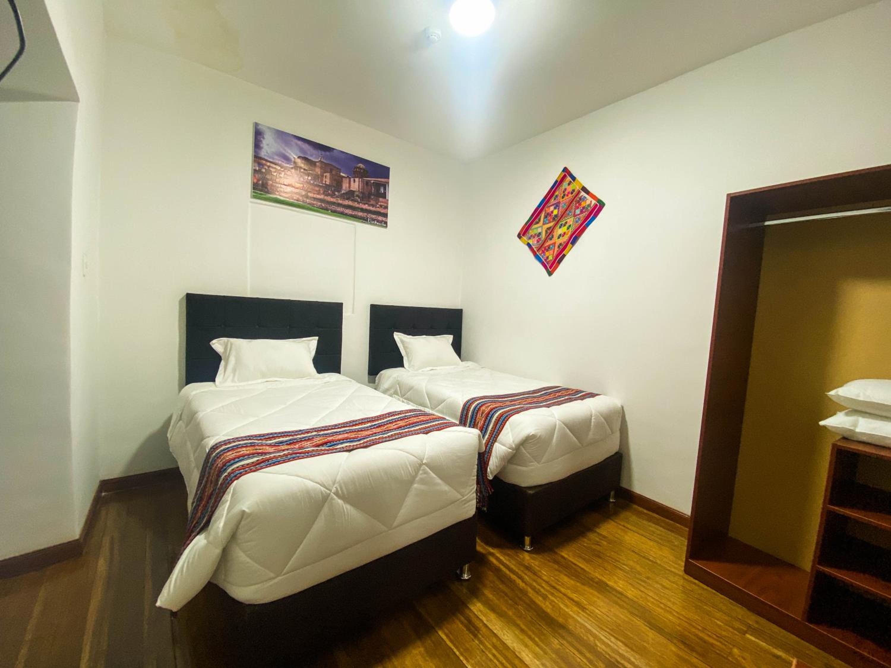 Twin Room with Private Bathroom photo 1