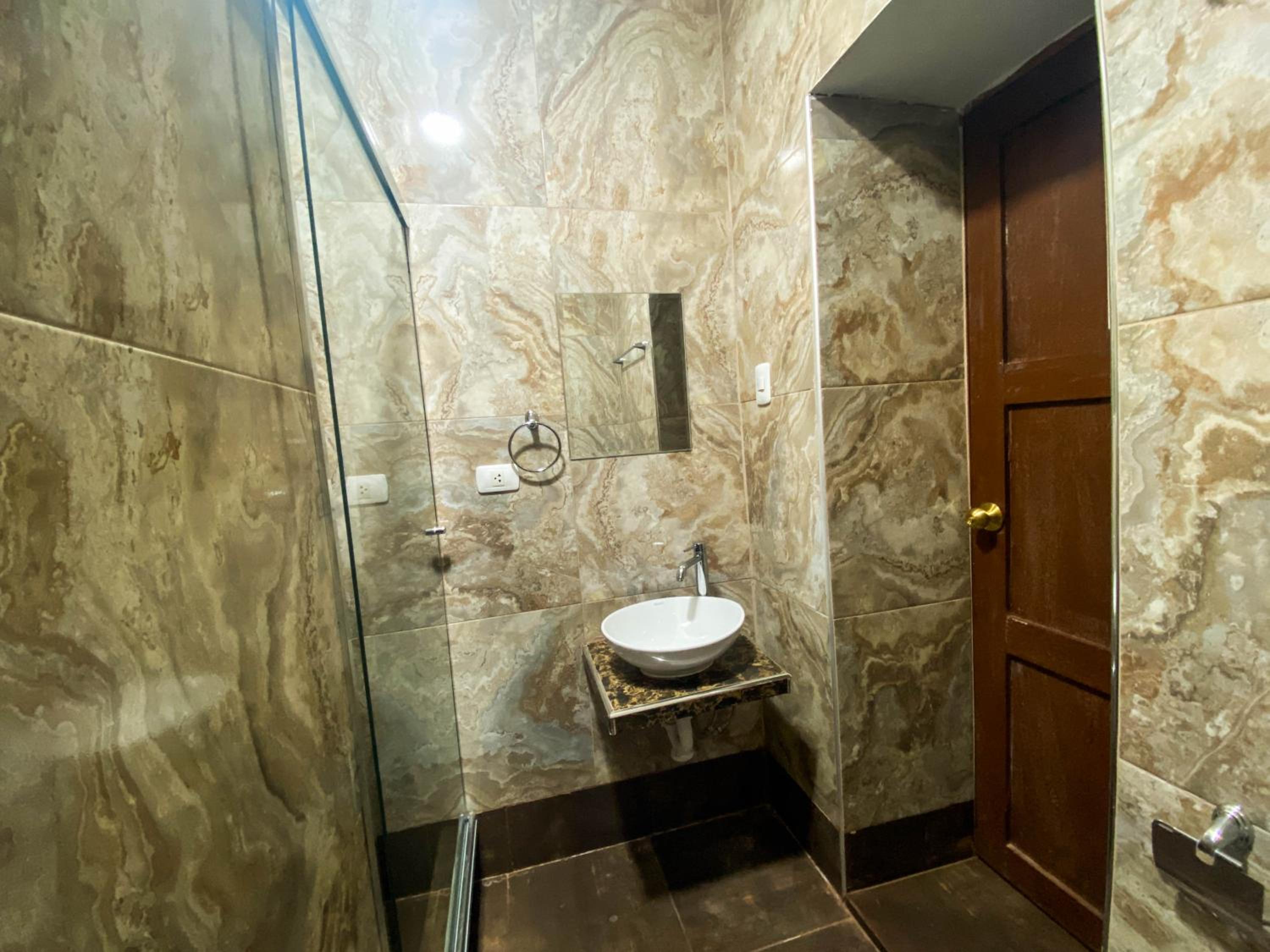 Twin Room with Private Bathroom photo 2