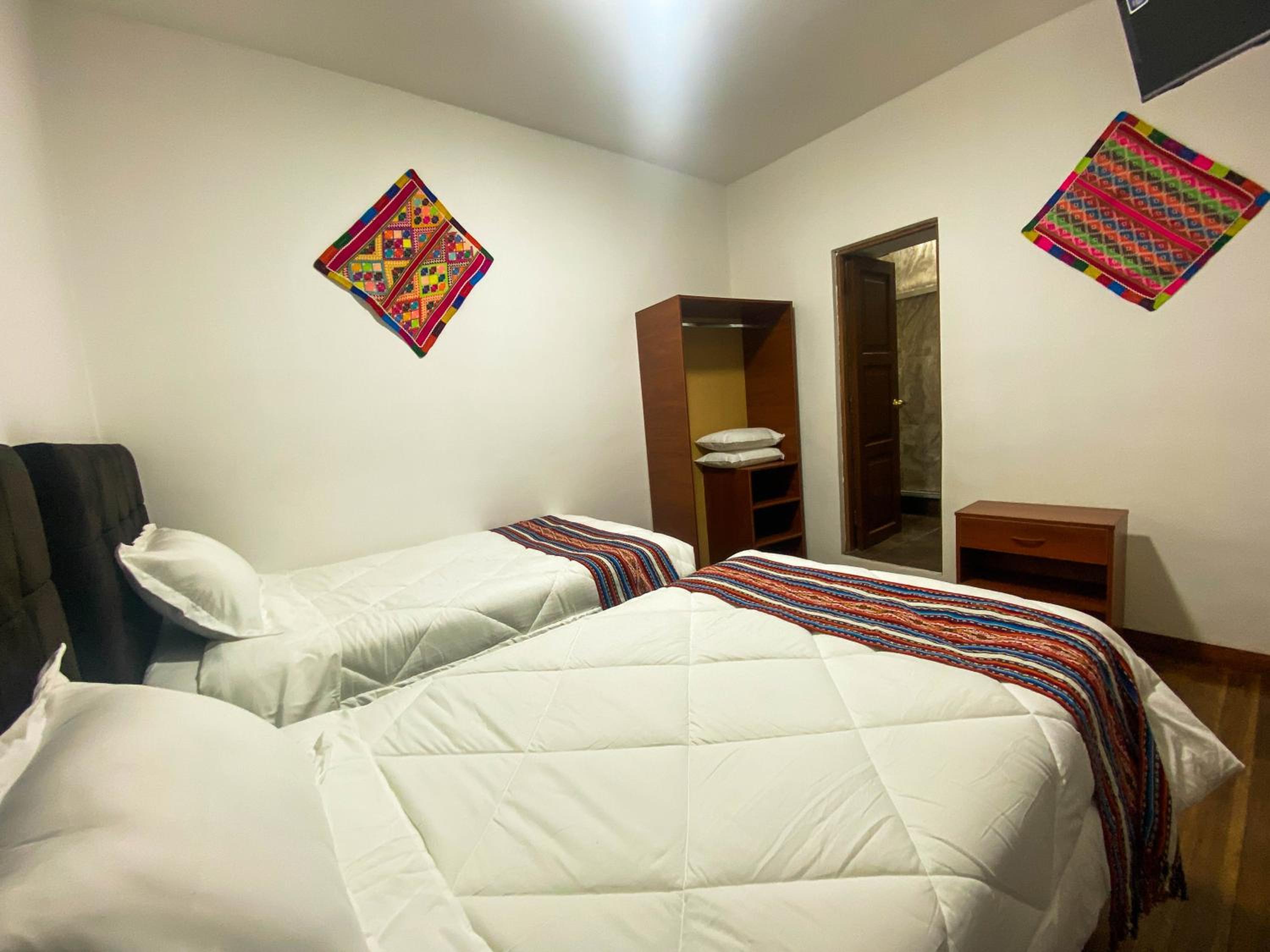 Twin Room with Private Bathroom photo 3
