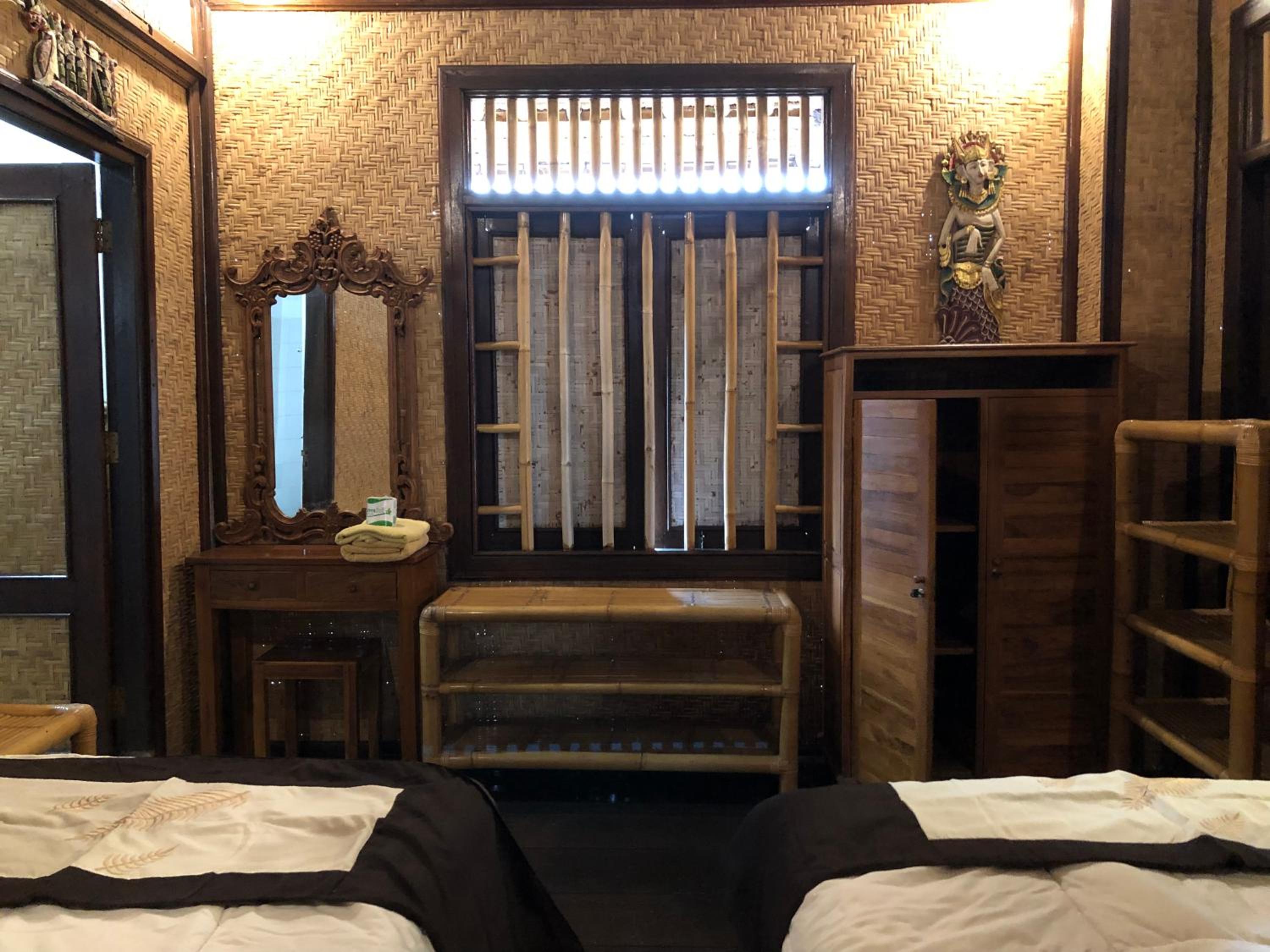 Twin Room with Private Bathroom