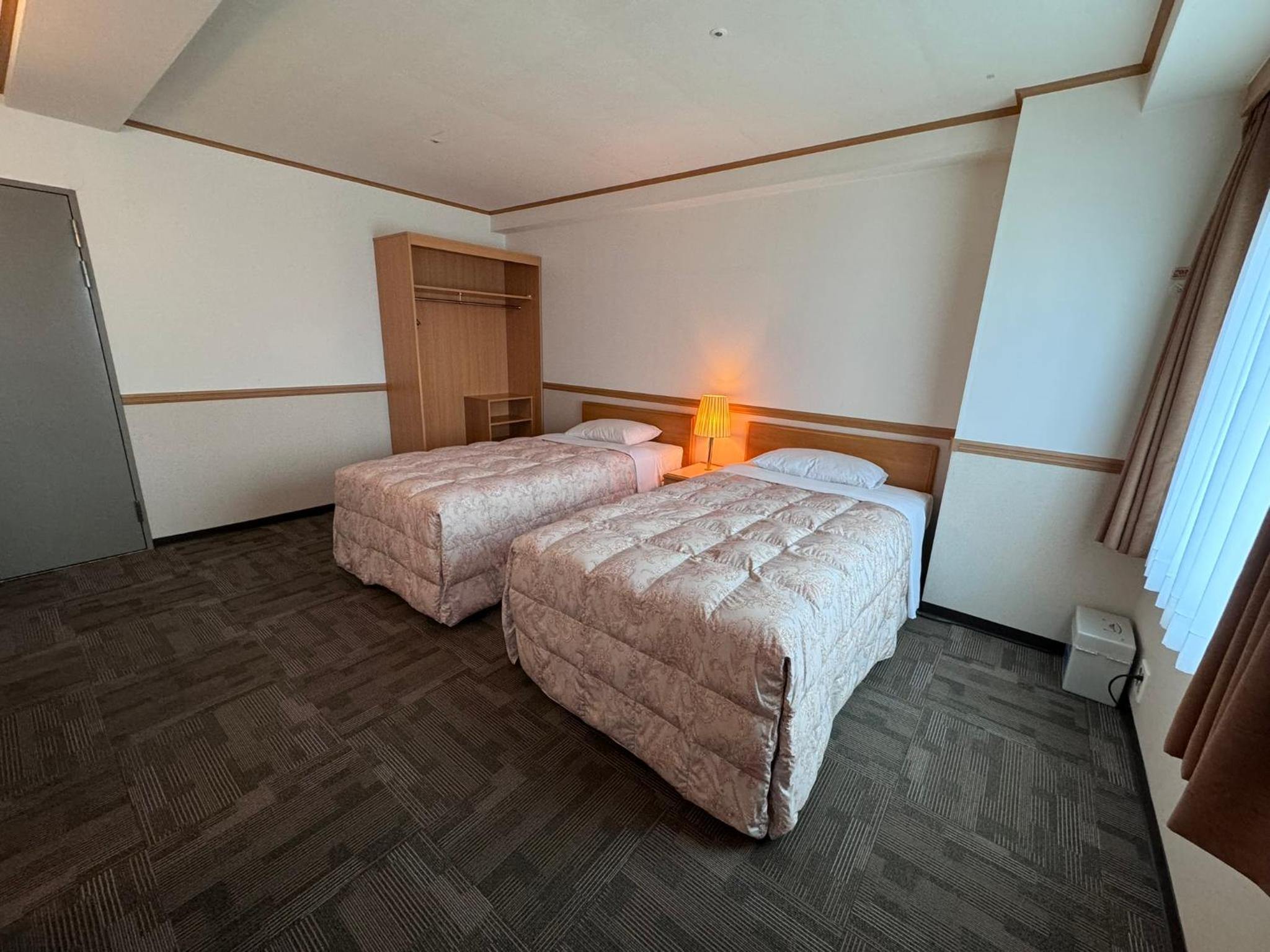 Standard Twin Room - Non-Smoking photo 2
