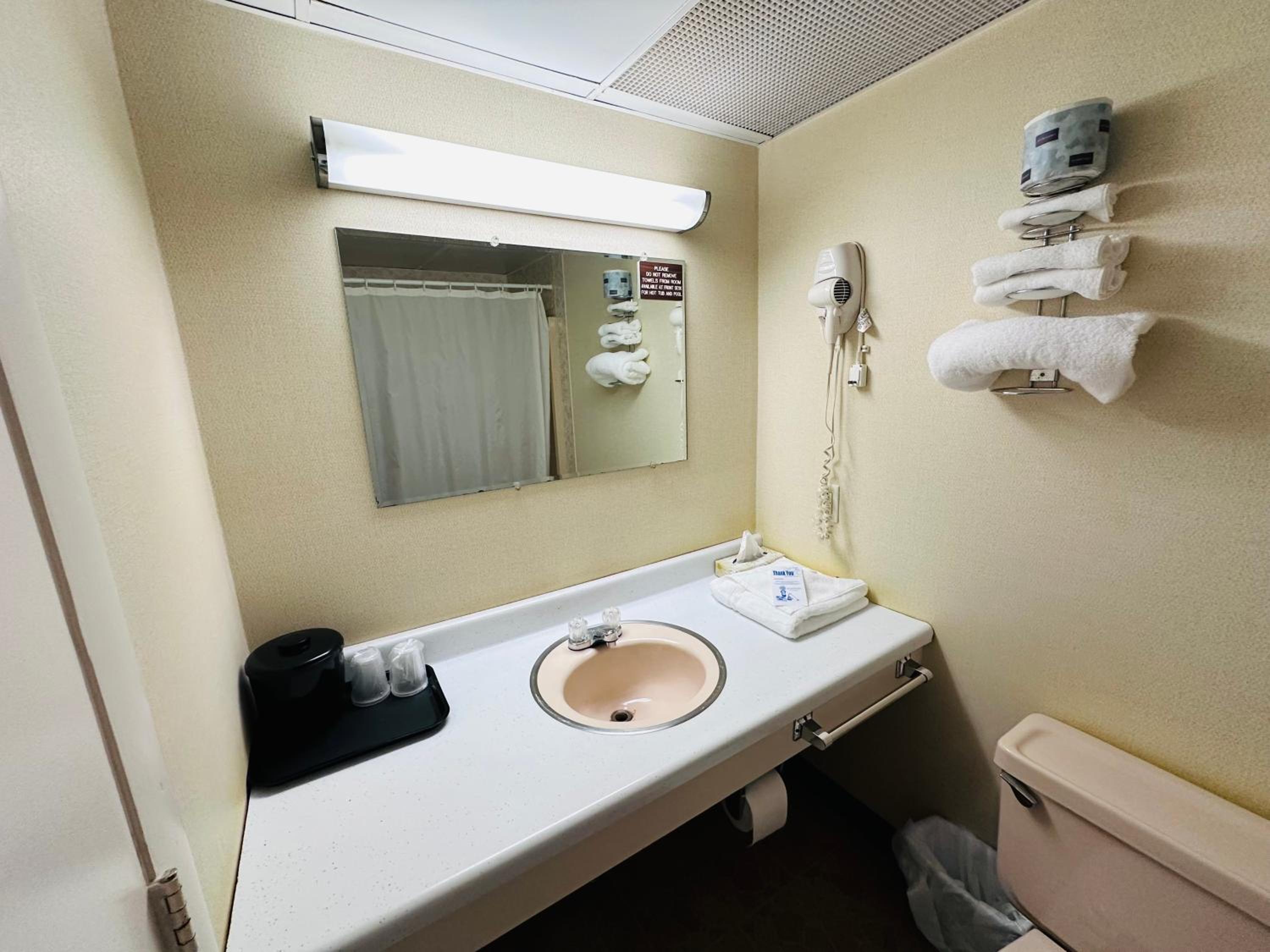Standard Double Room - Photo 7