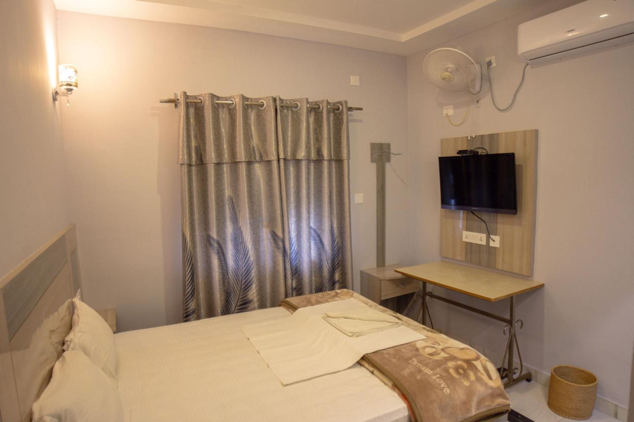 Double Room with Private Bathroom photo 2