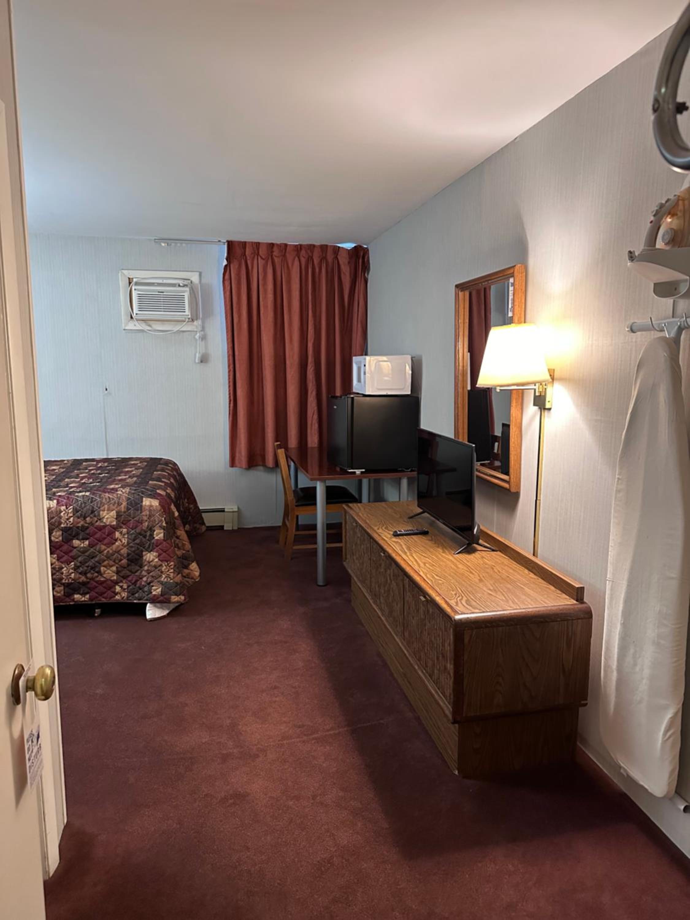 Queen Room photo 3