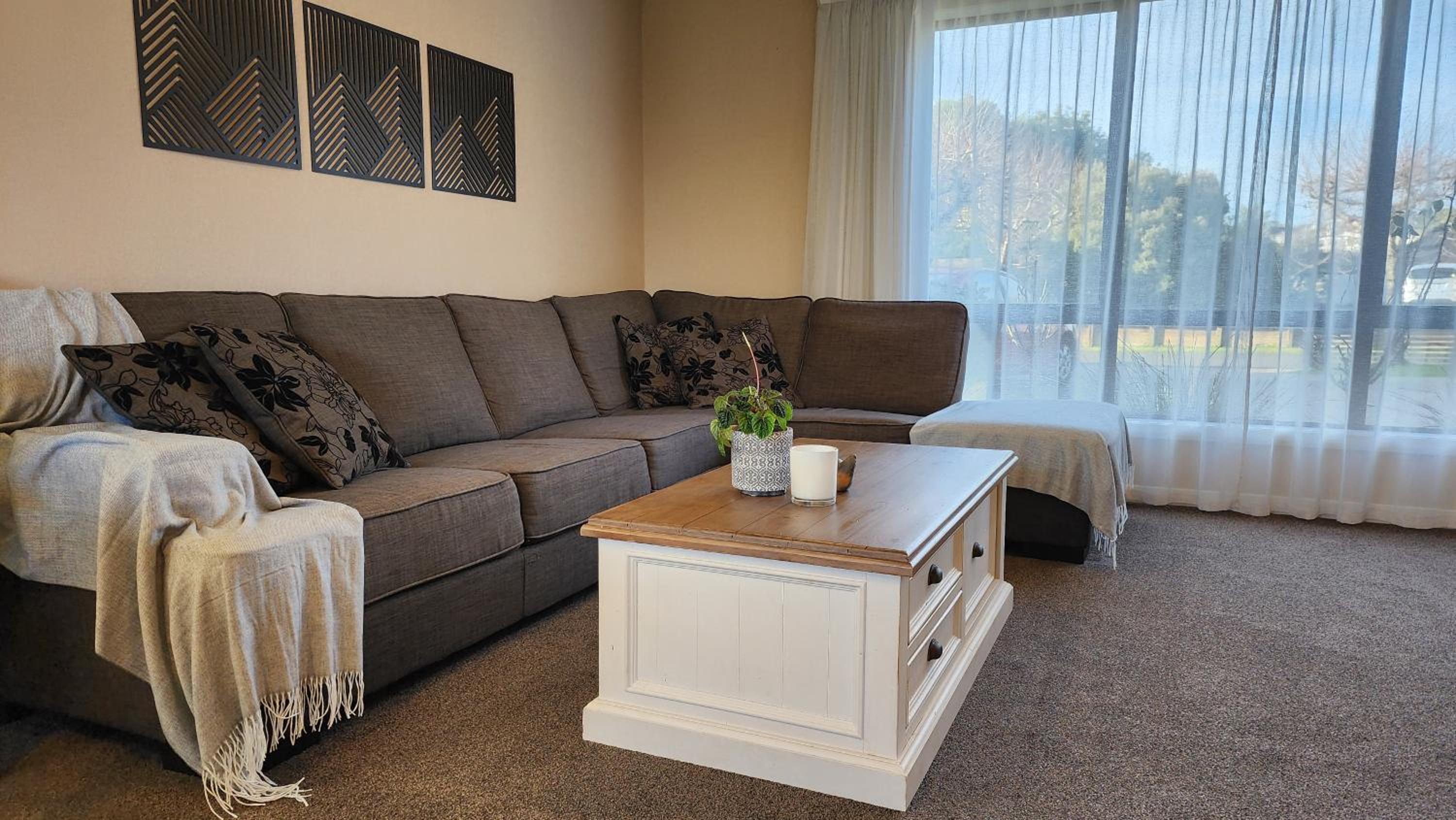 Three-Bedroom House photo 1