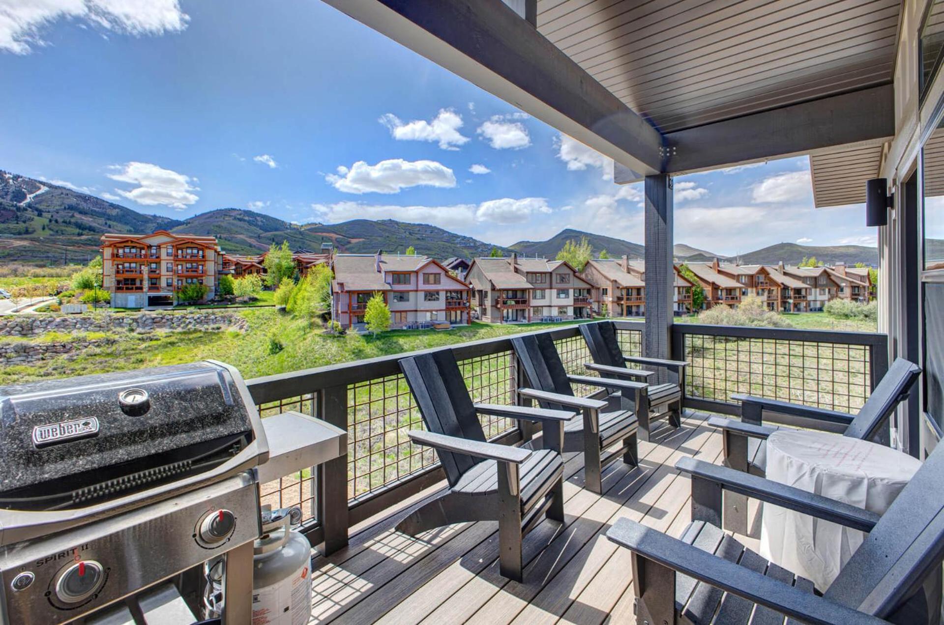 Three-Bedroom Apartment With Balcony photo 3