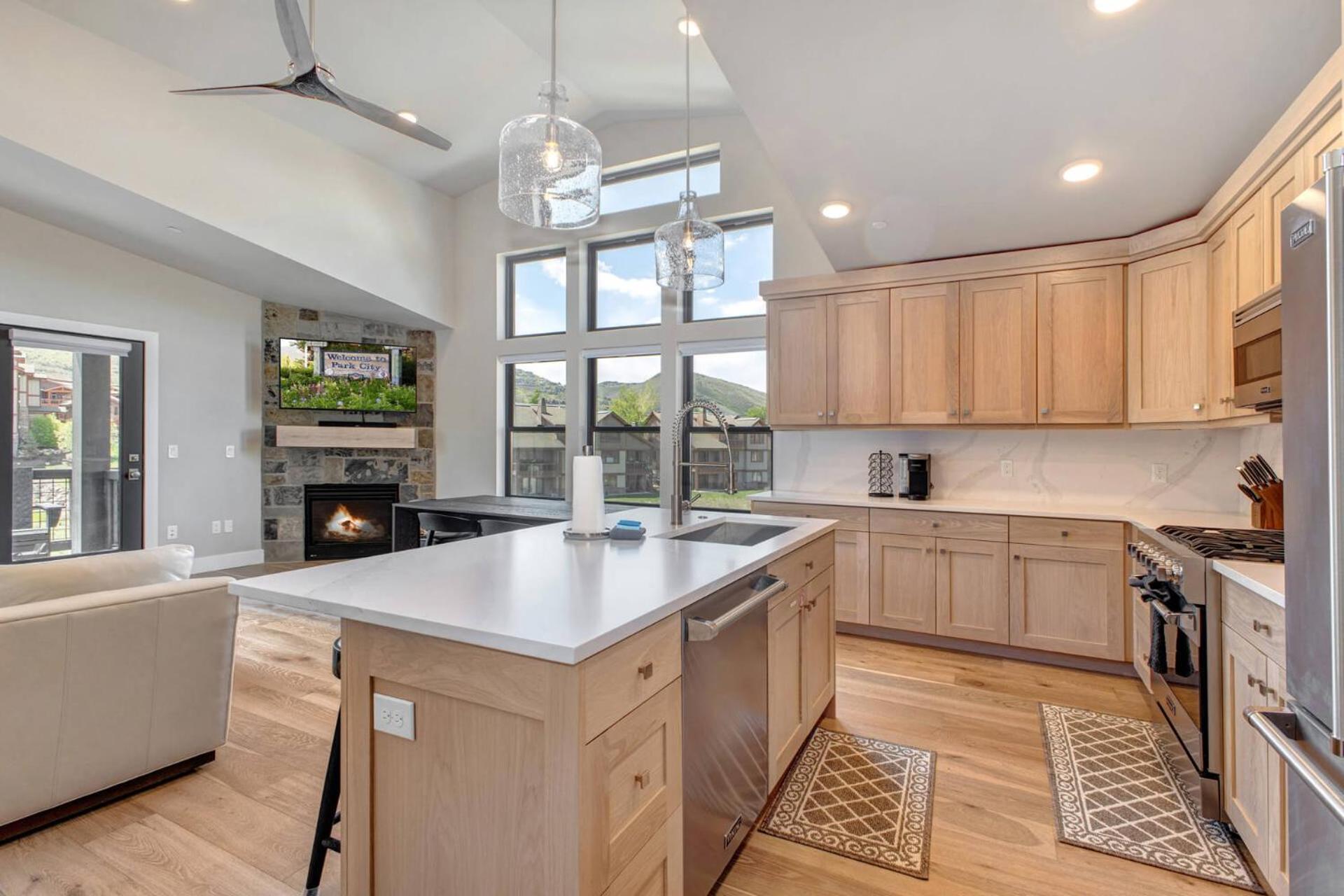 Three-Bedroom Apartment with Balcony photo 1