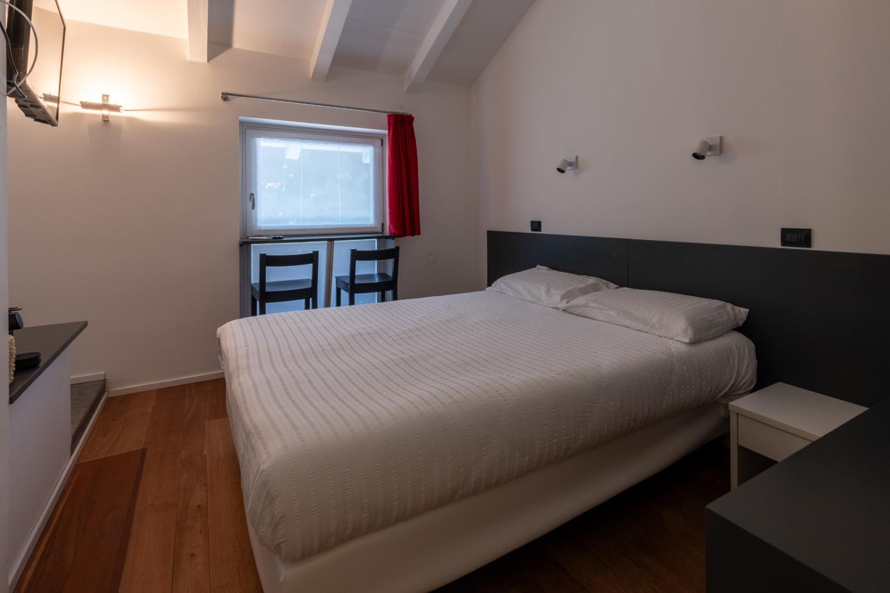 Economy Double Room photo 2