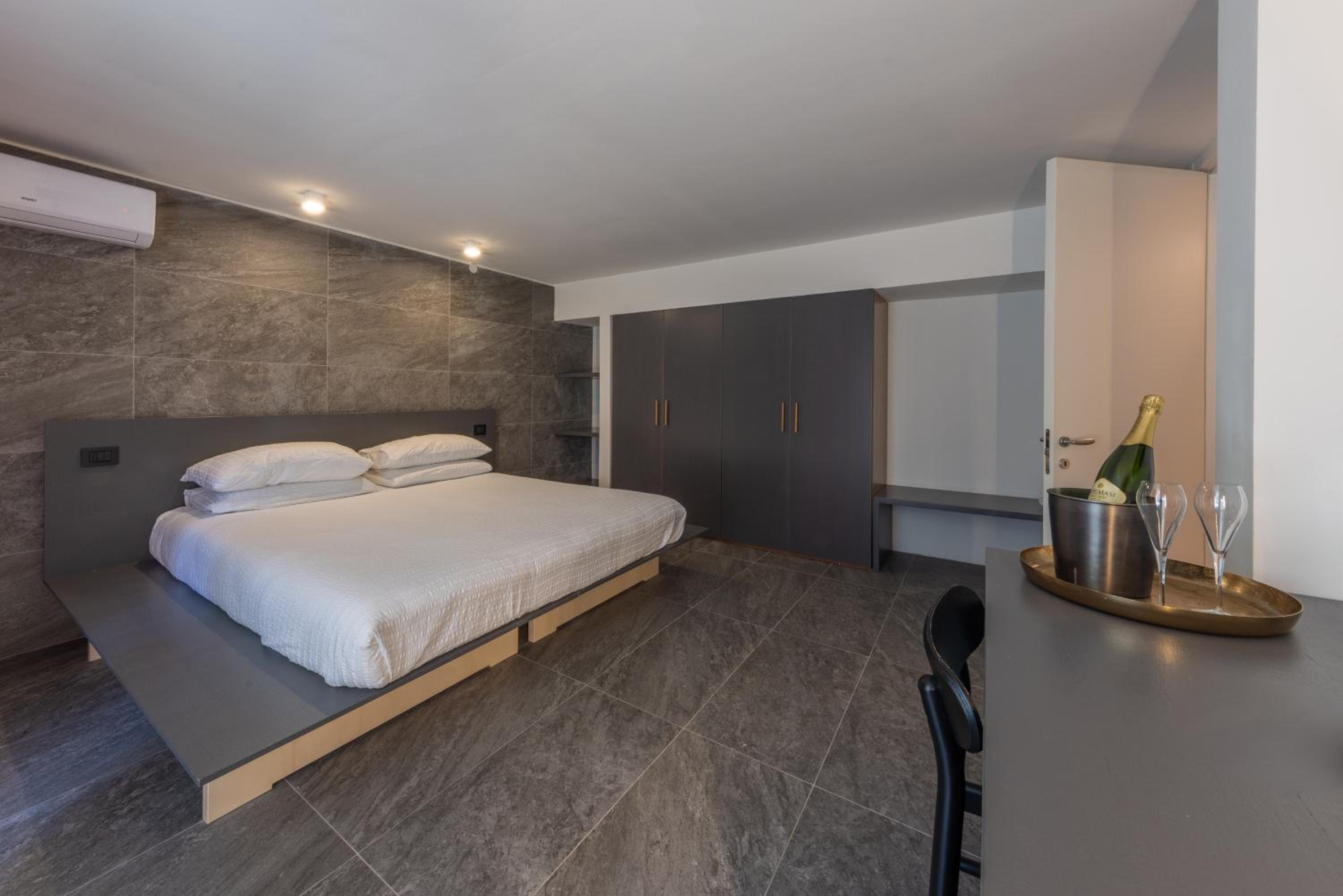 Standard Double Room photo 3