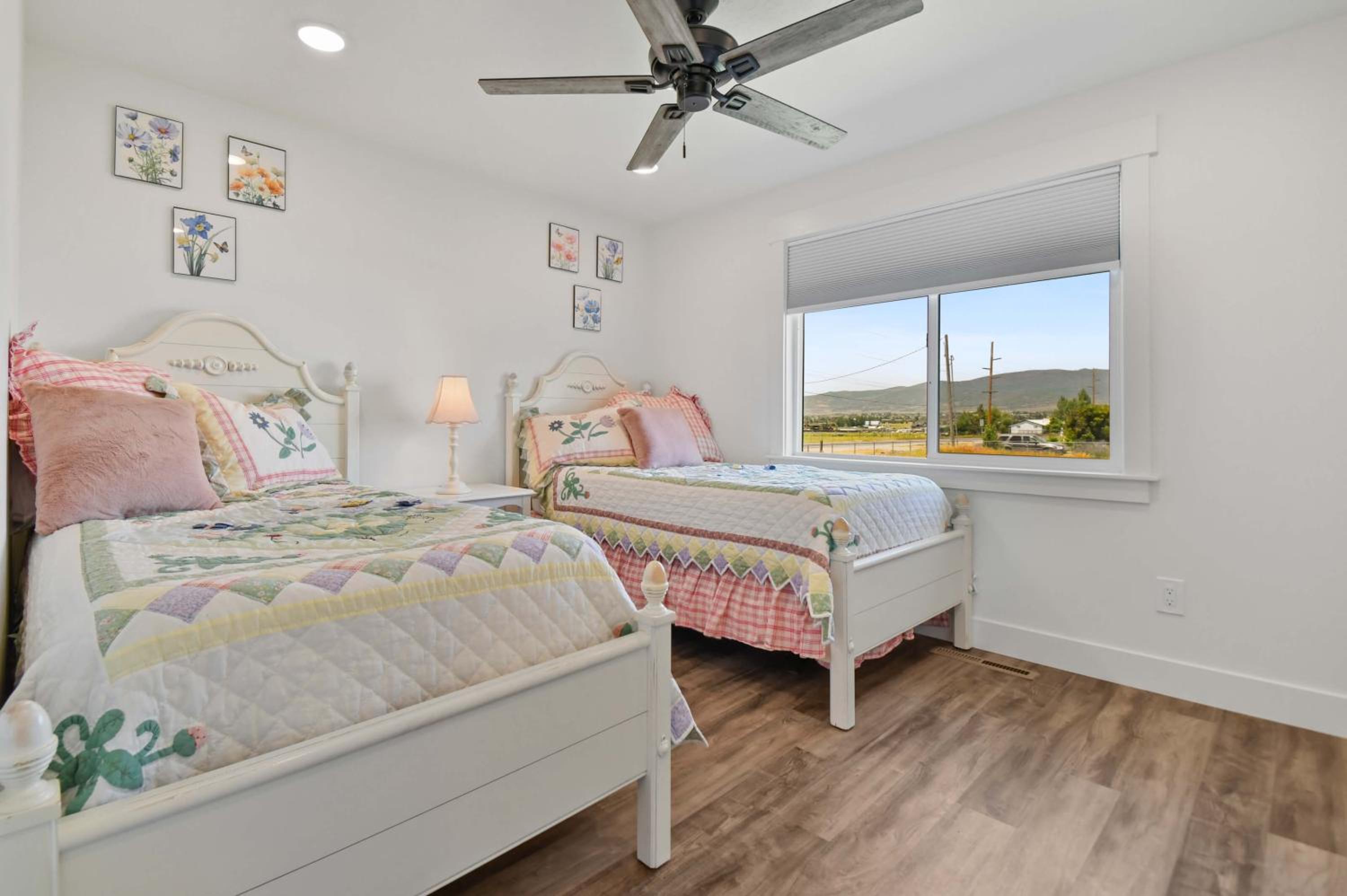 Three-Bedroom House photo 3