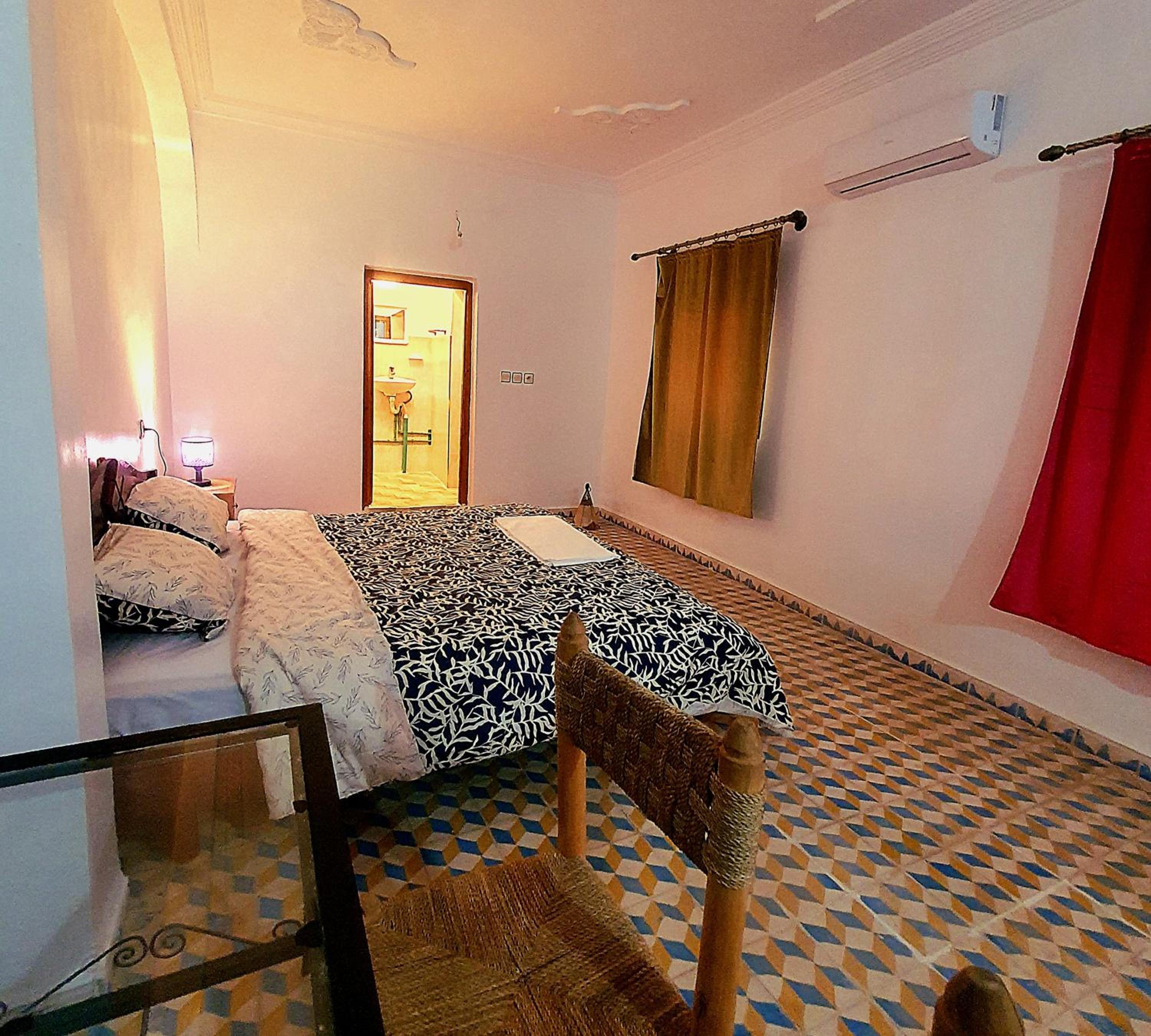 Double or Twin Room with Private Bathroom photo 3