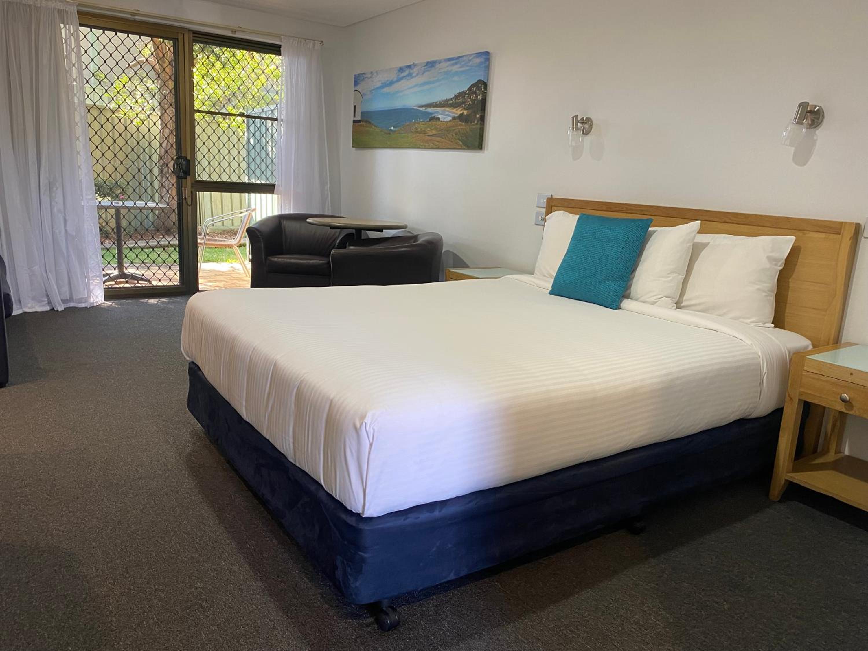 Deluxe Queen Room - Not Pet Friendly - Photo 3