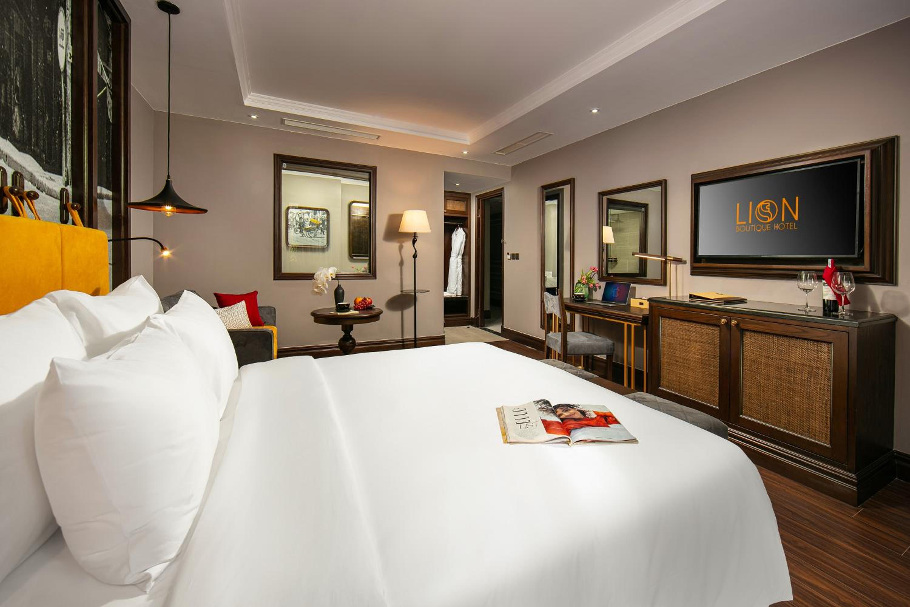 Junior Suite with Balcony photo 1