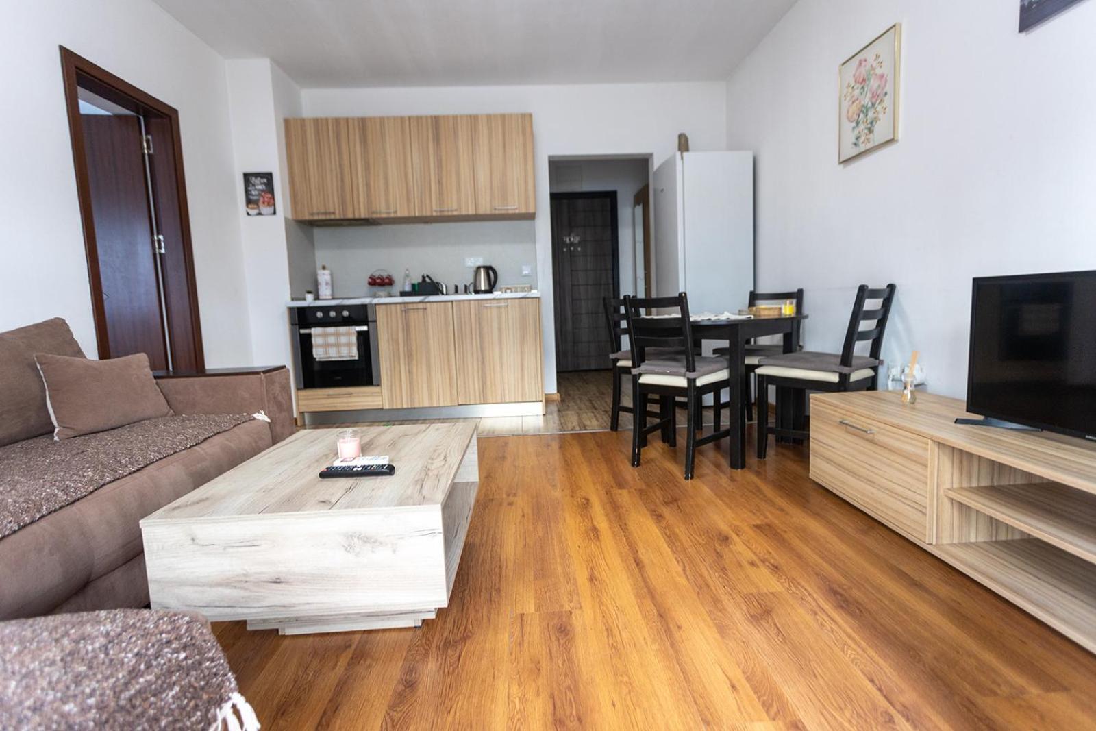 One-Bedroom Apartment - Photo 4