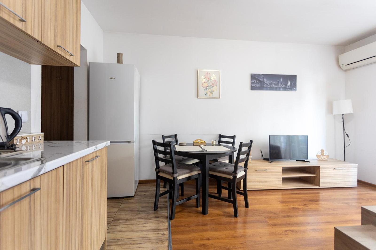 One-Bedroom Apartment - Photo 5