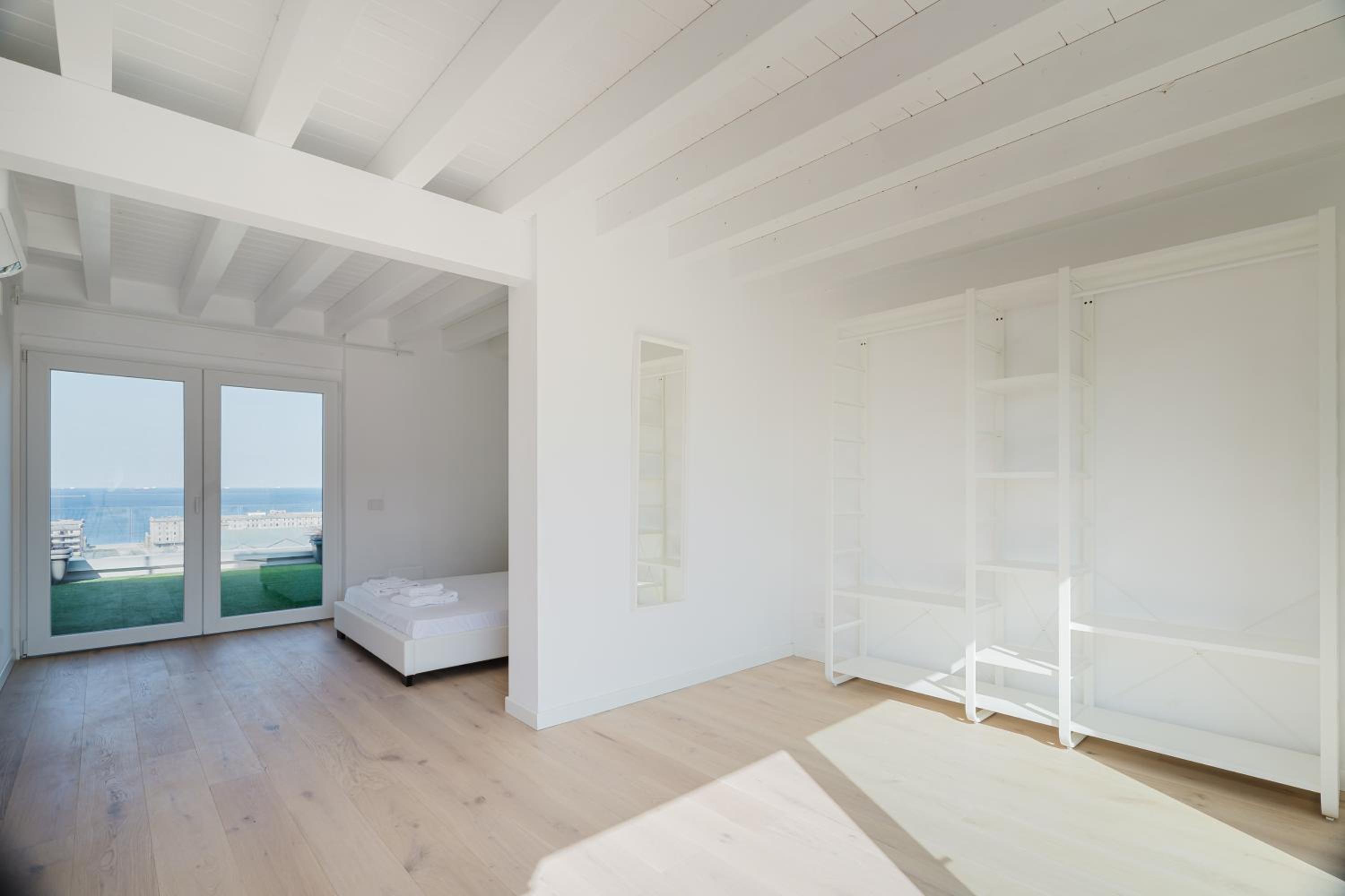 Apartment with Sea View and Balcony