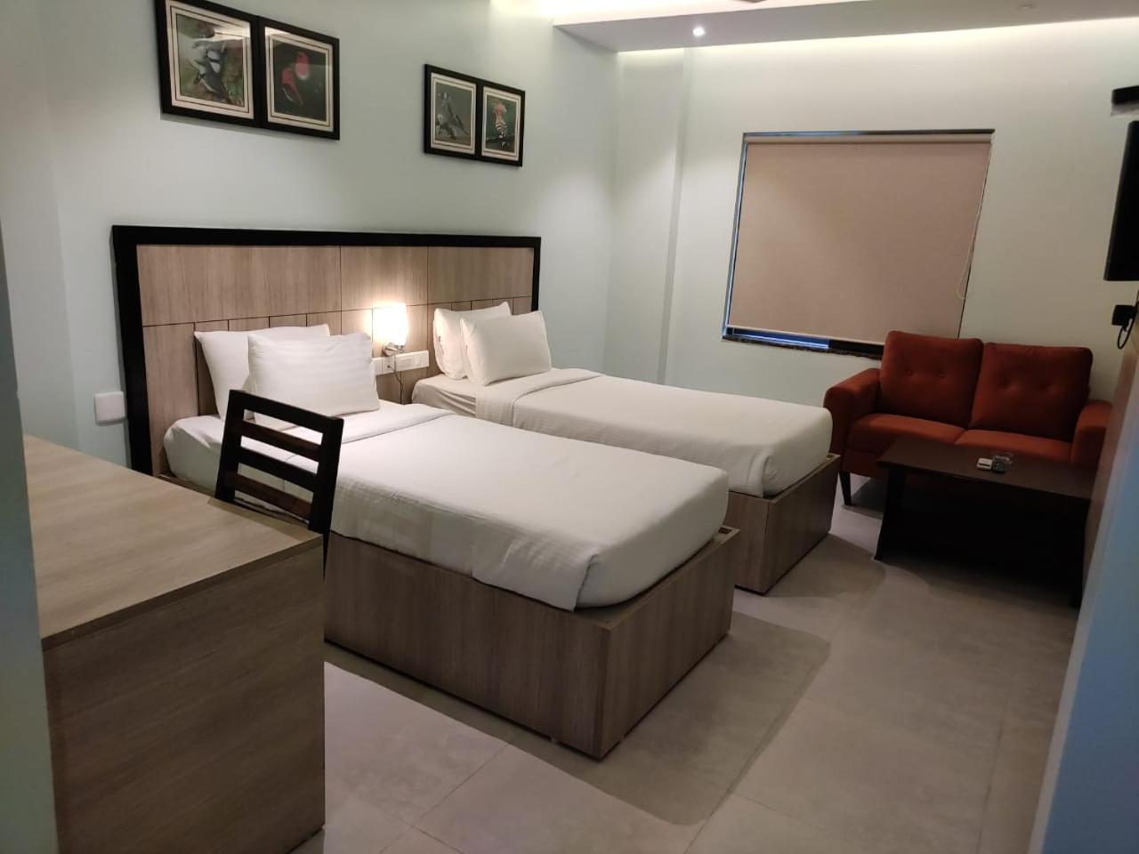 Deluxe Double Or Twin Room - Photo 1