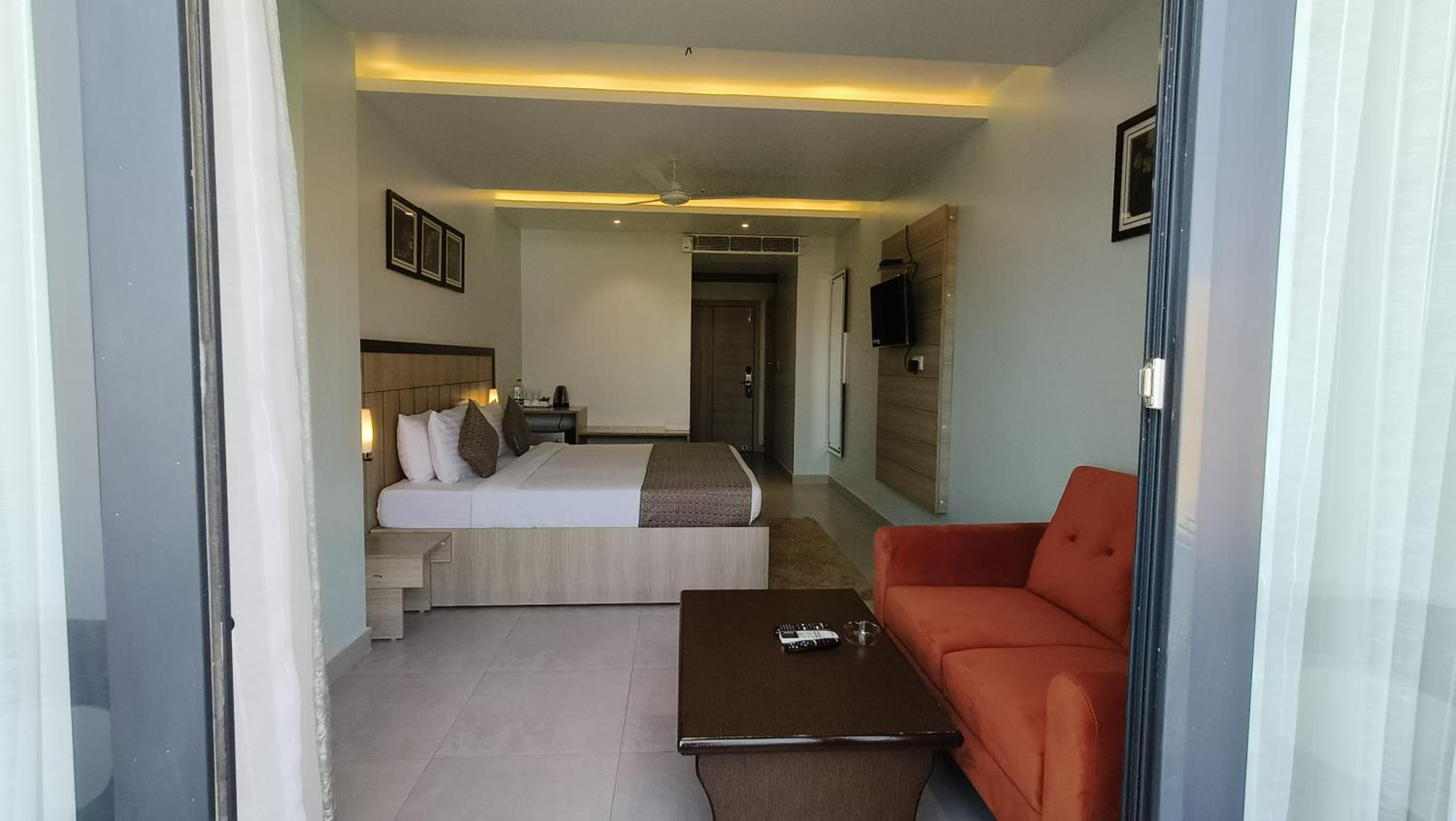Deluxe Double Room With Balcony And Sea View