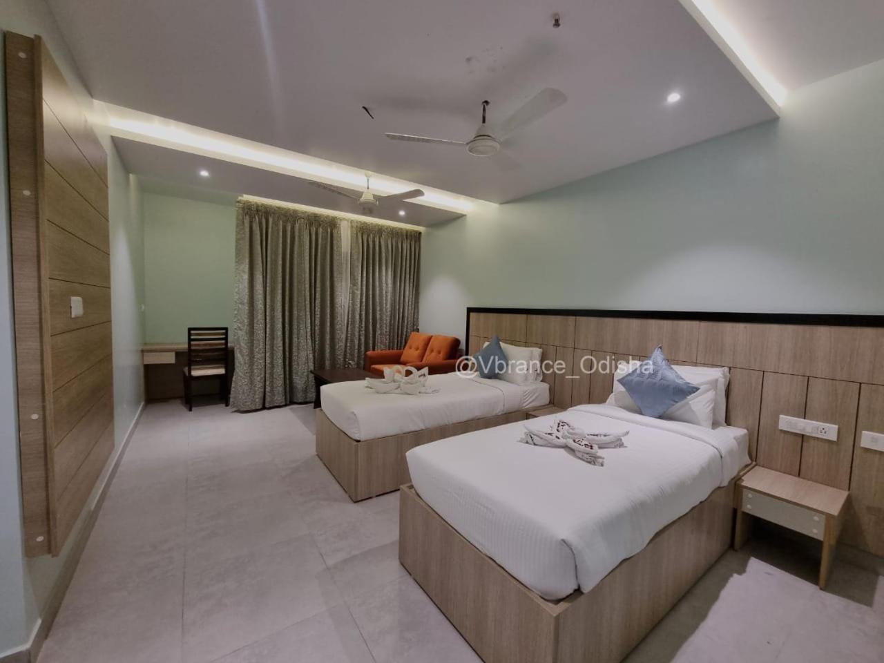 Deluxe Double Or Twin Room - Photo 3
