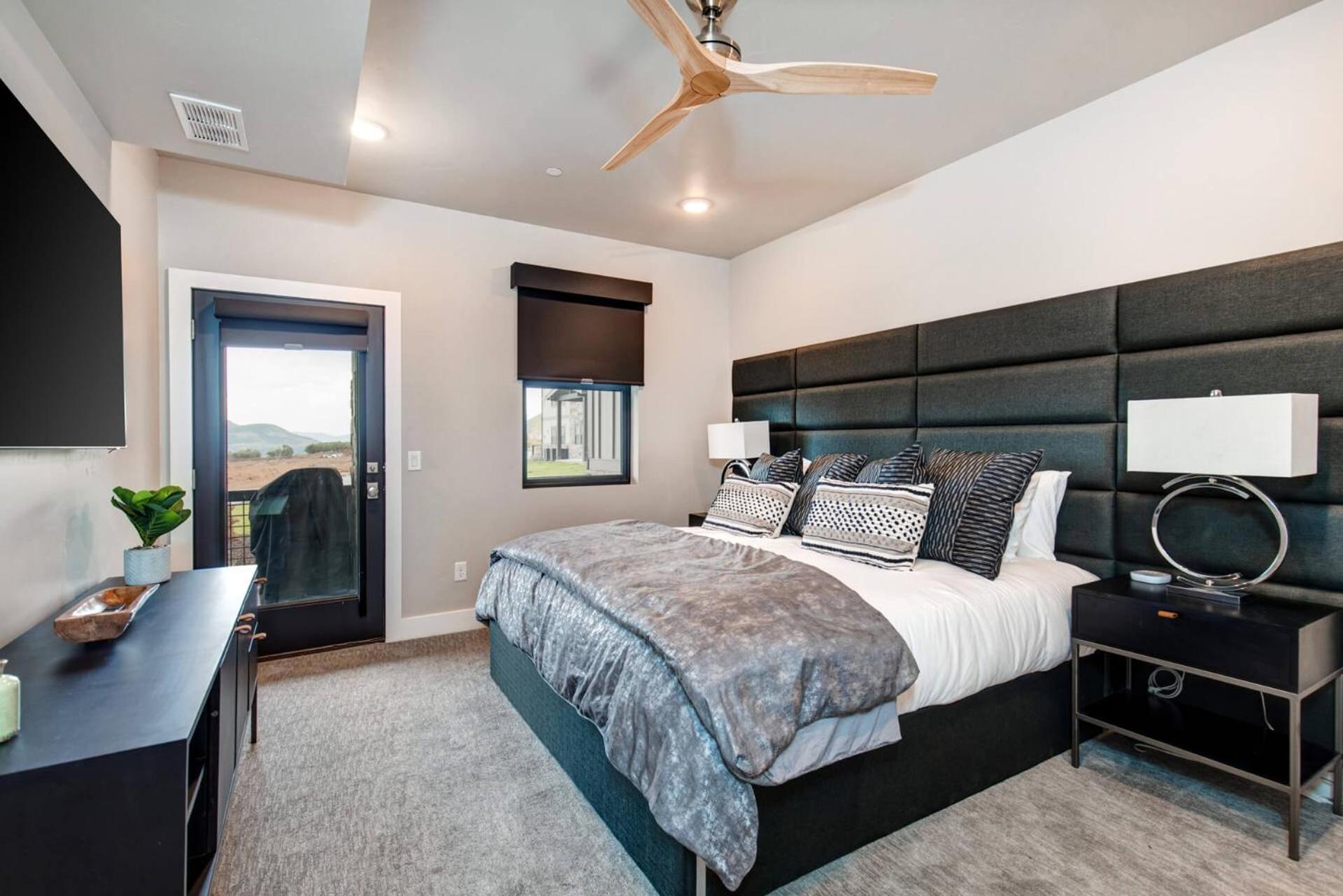 Three-Bedroom Apartment with Balcony photo 1