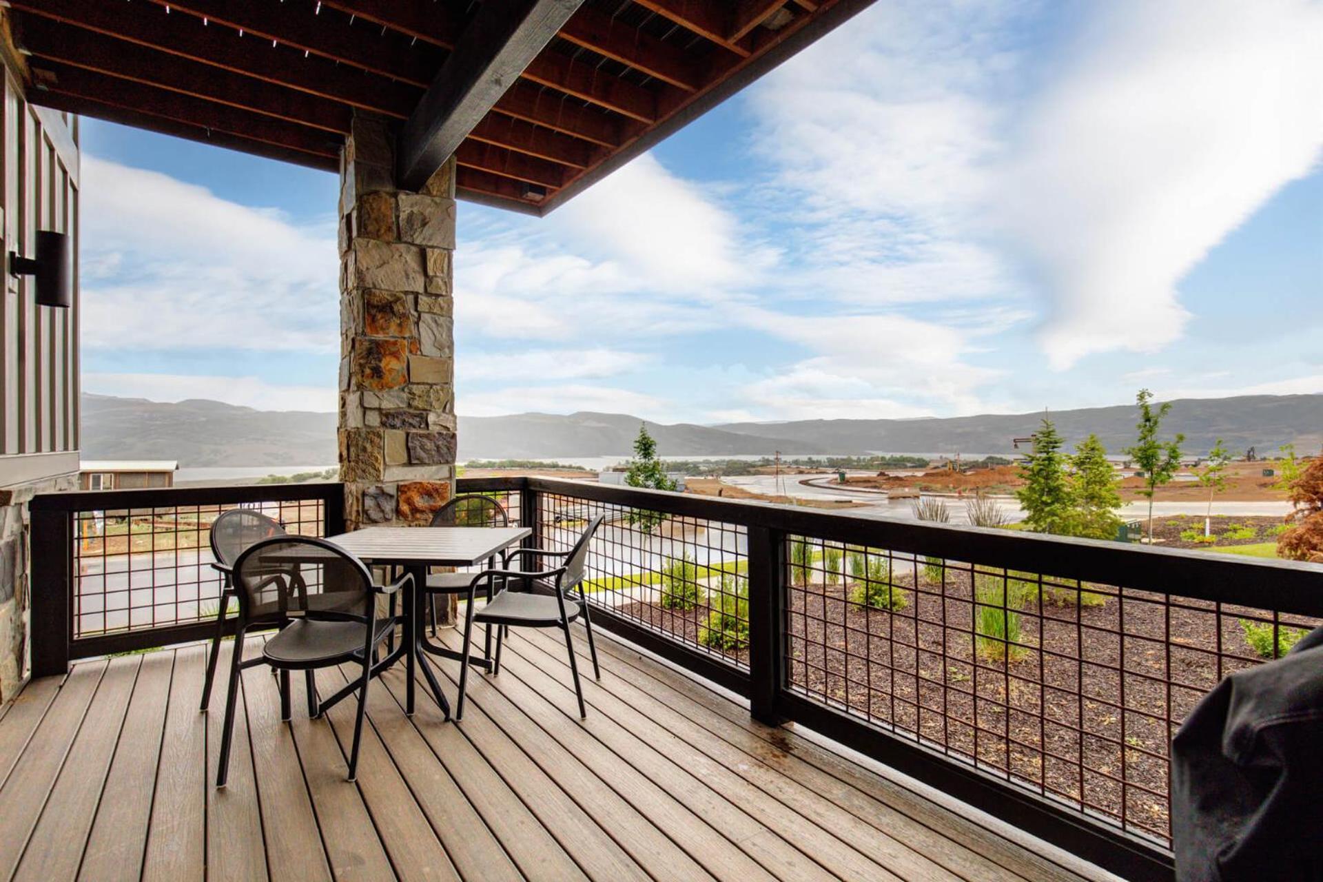 Three-Bedroom Apartment With Balcony photo 3
