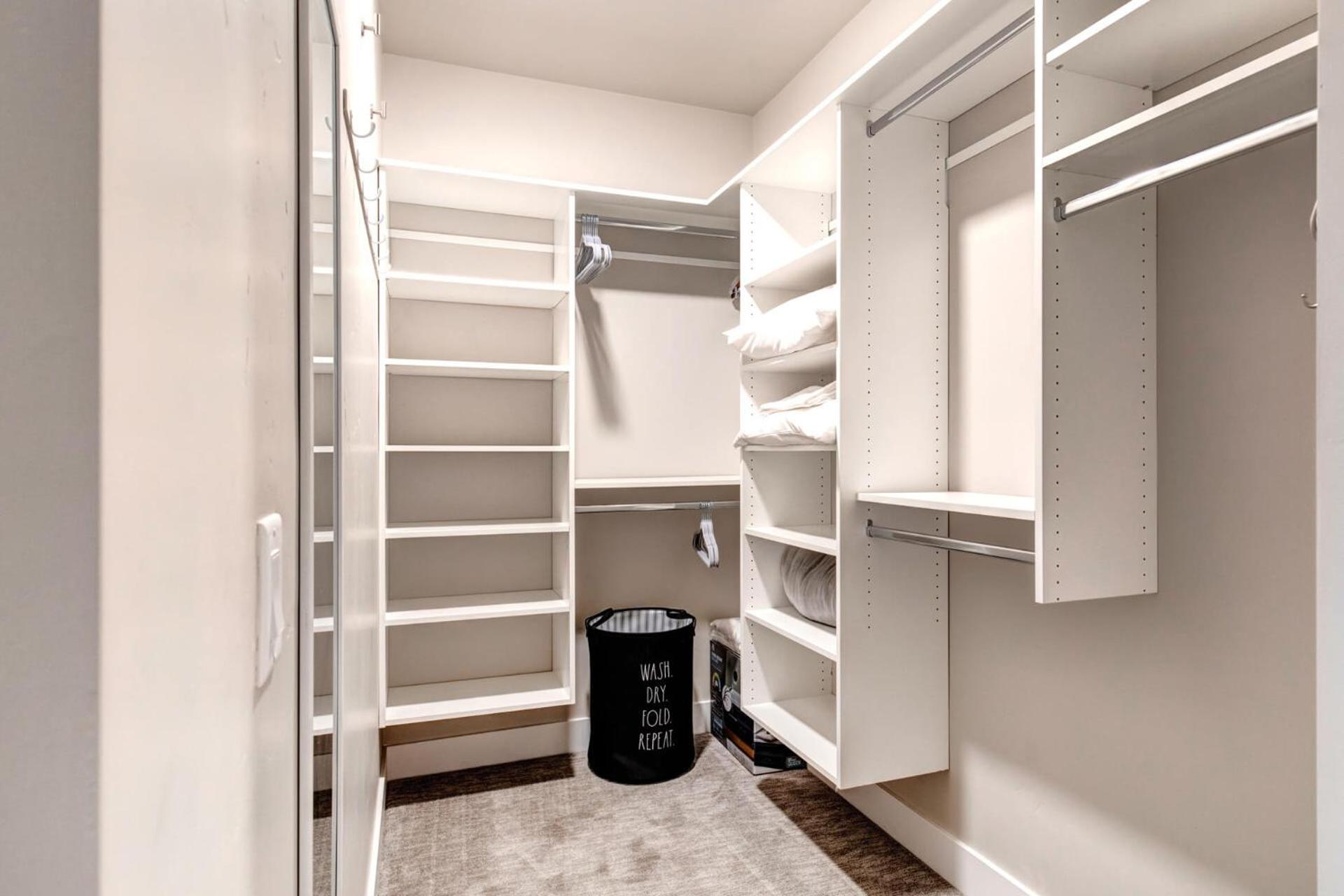 Three-Bedroom Apartment with Balcony photo 3
