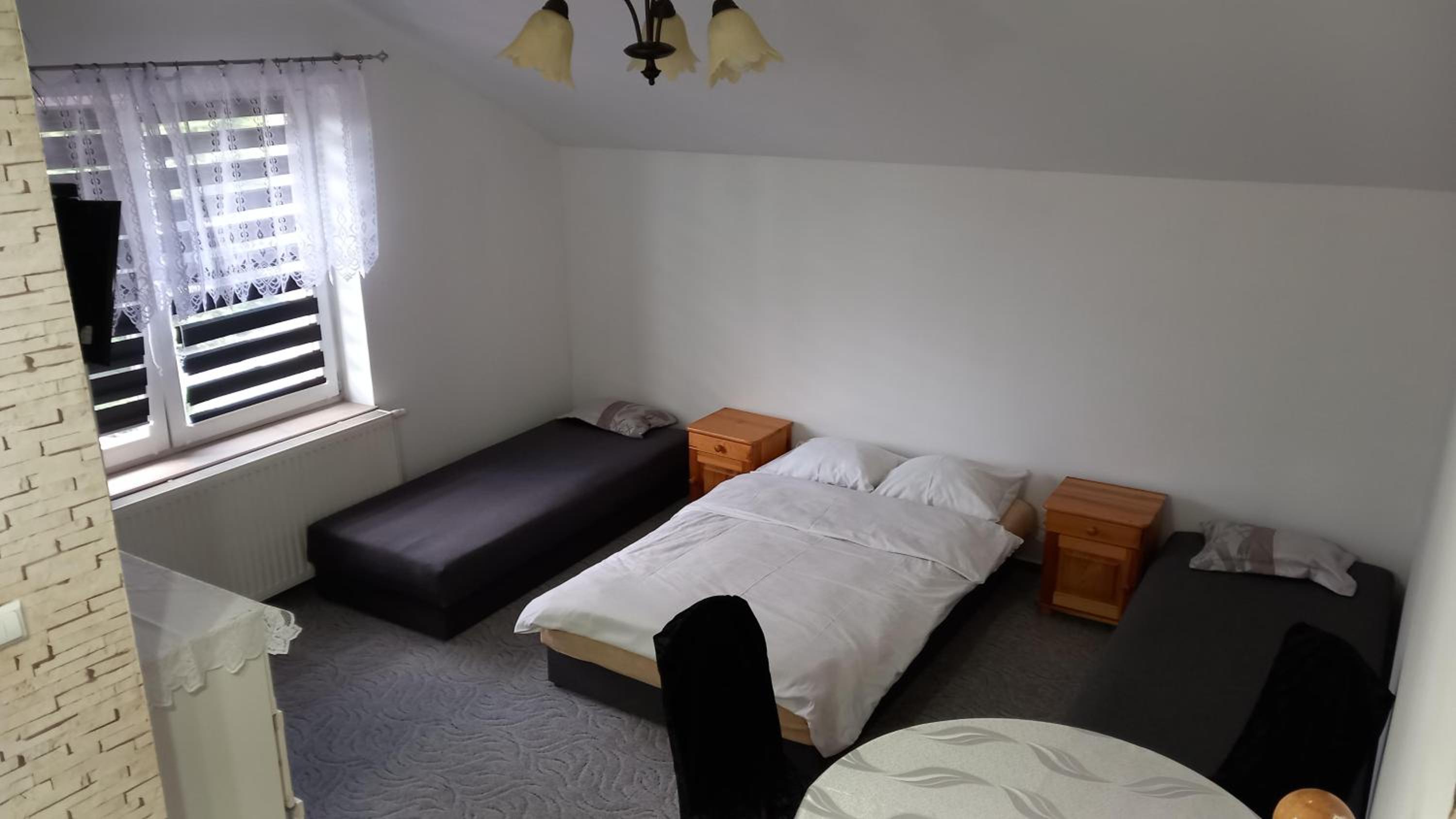 Standard Double Room with Bathroom - Photo 3