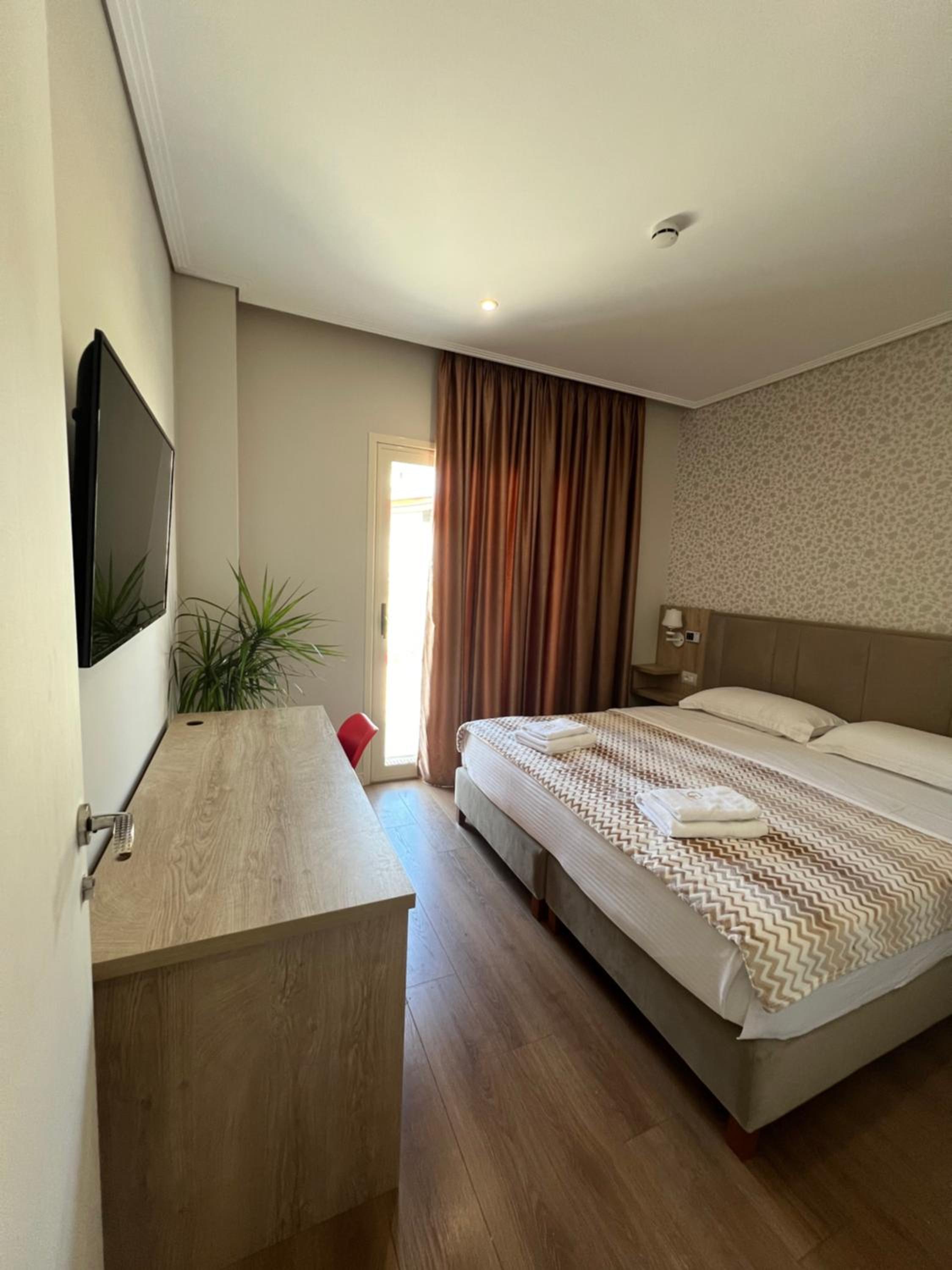 Deluxe Triple Room photo 3