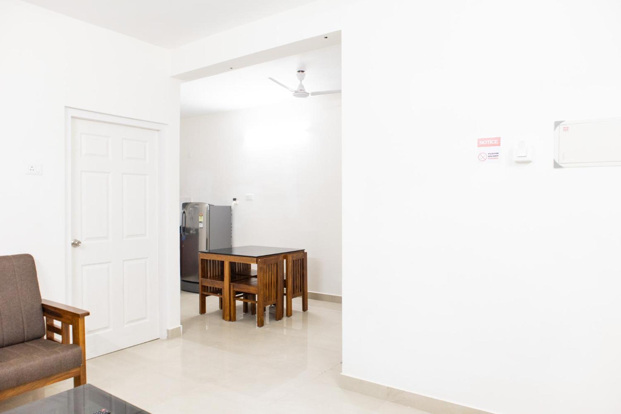 Deluxe One-Bedroom Apartment photo 2
