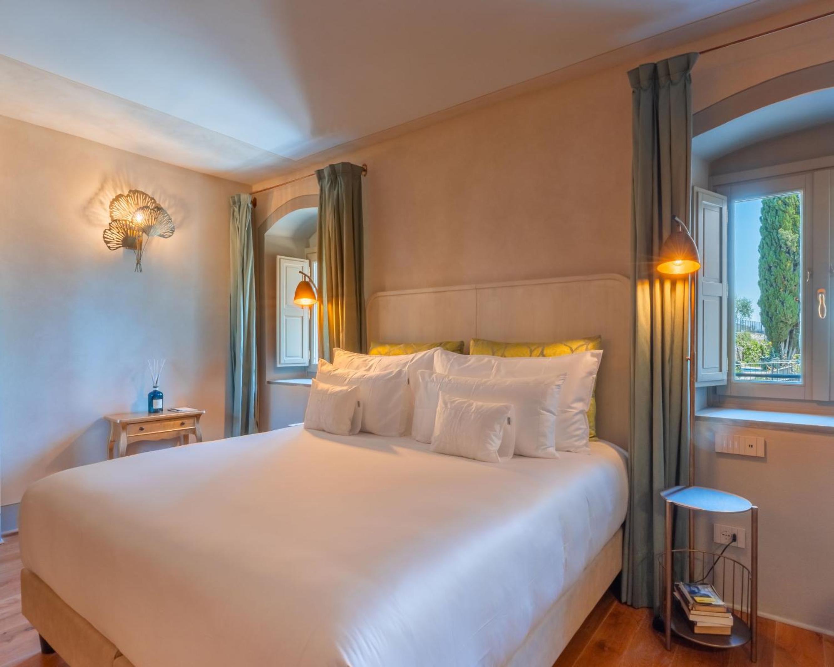 Deluxe Double or Twin Room - Photo 5