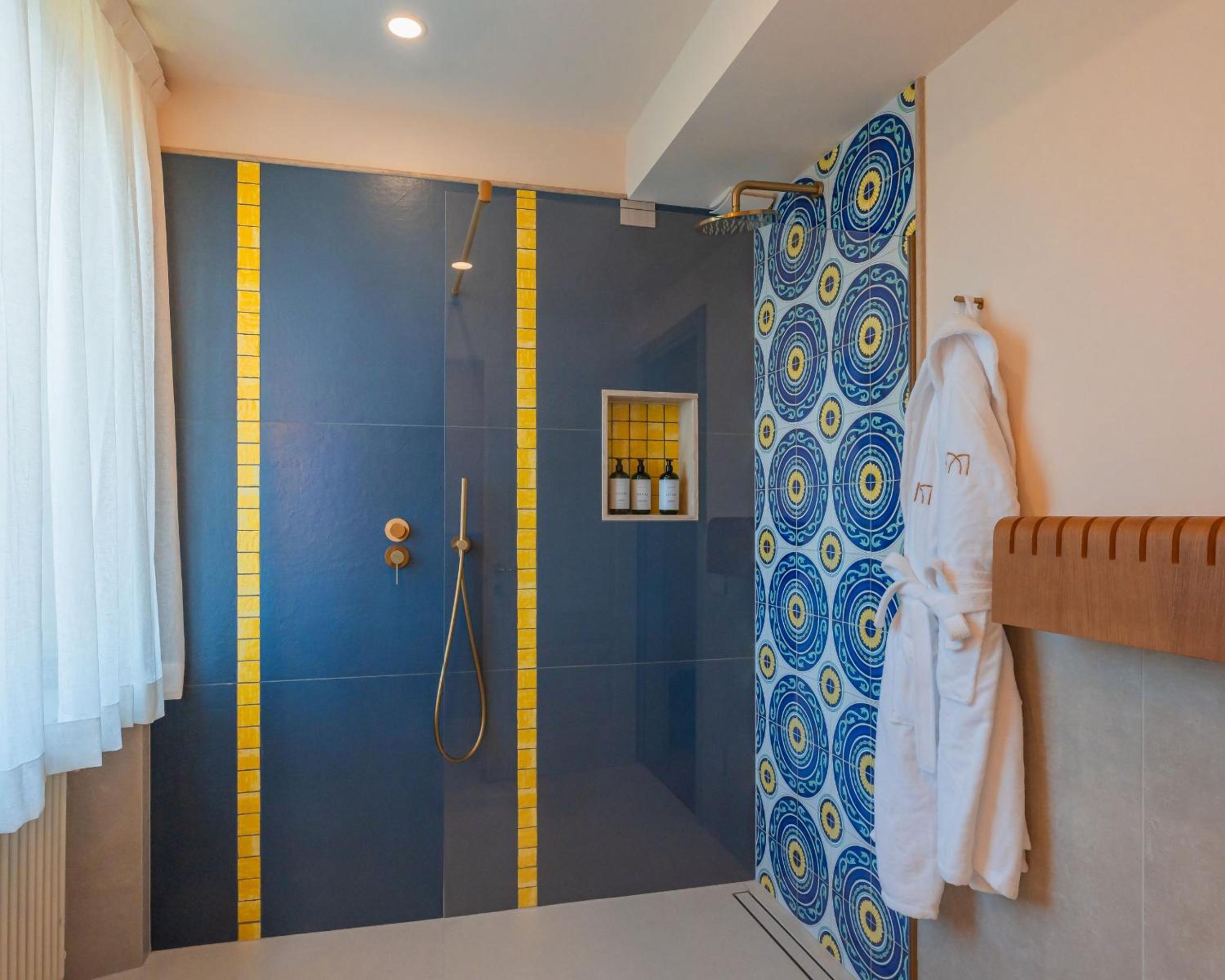 Deluxe Double or Twin Room - Photo 6