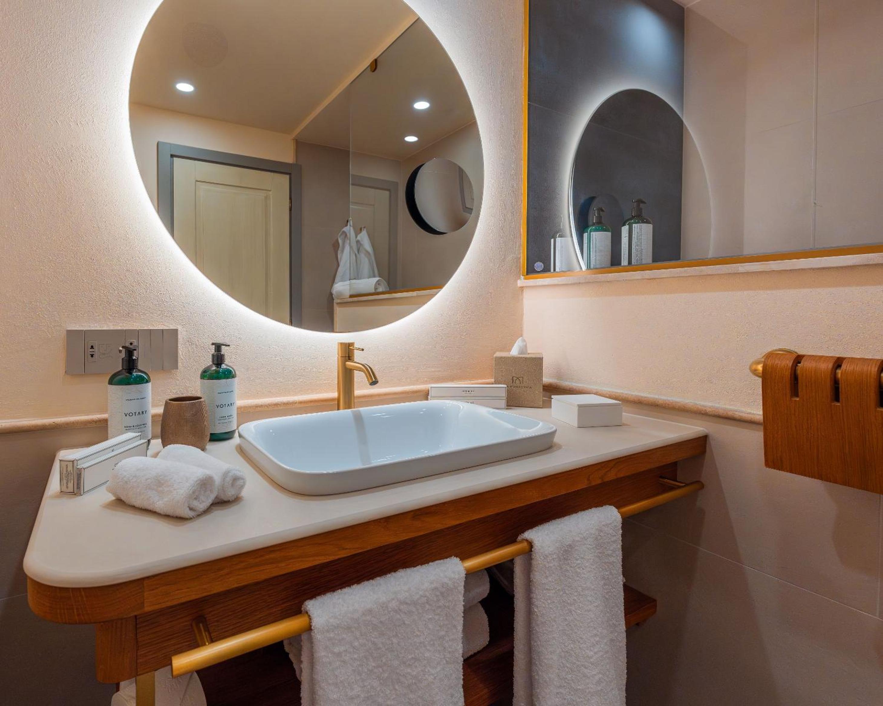 Deluxe Double or Twin Room - Photo 4