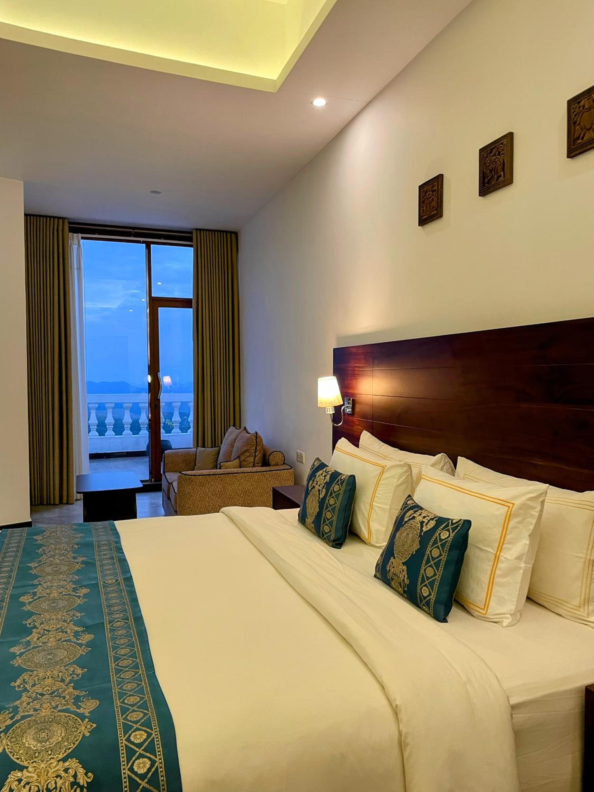 Superior King Room - Photo 5