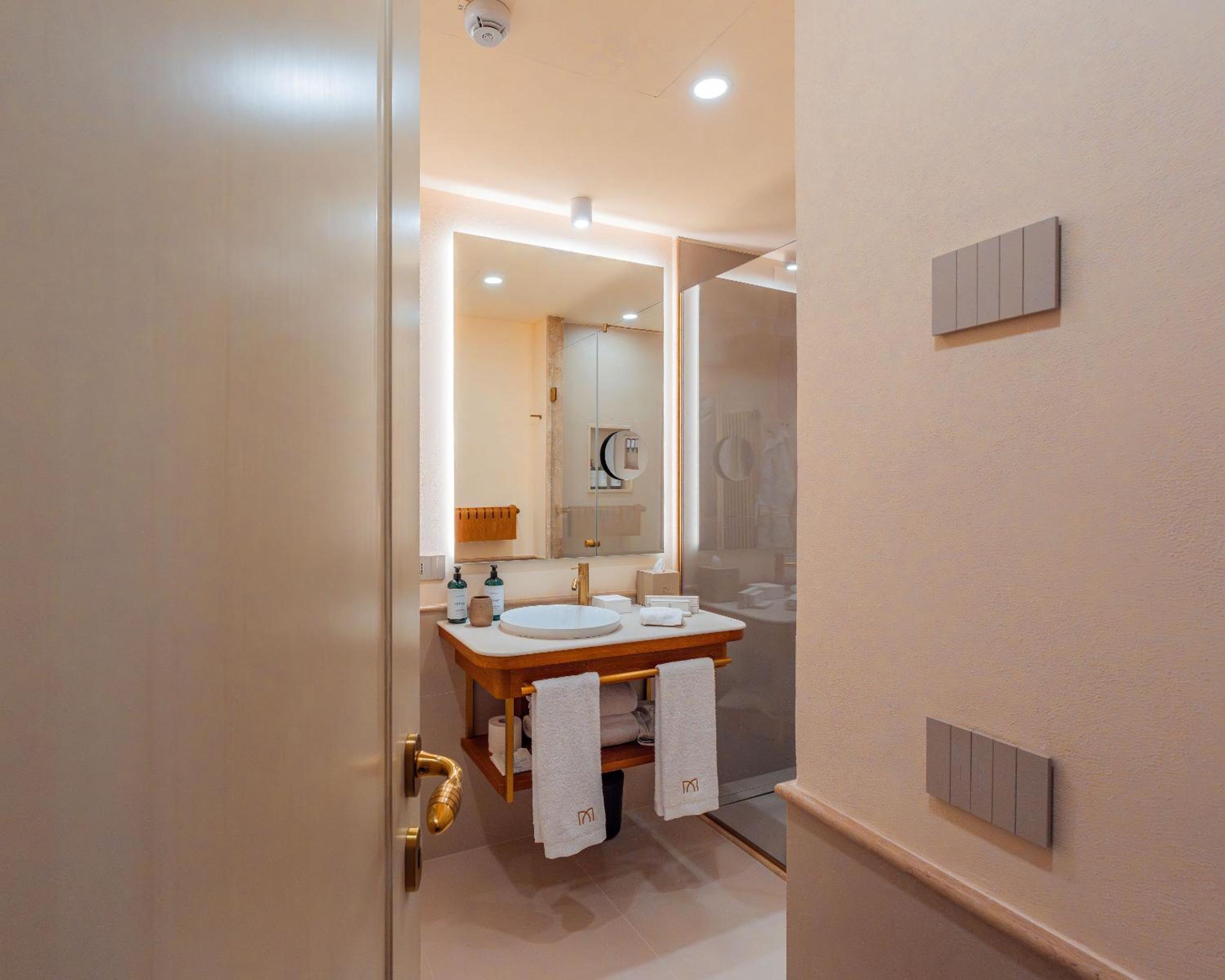 Junior Suite - Photo 8