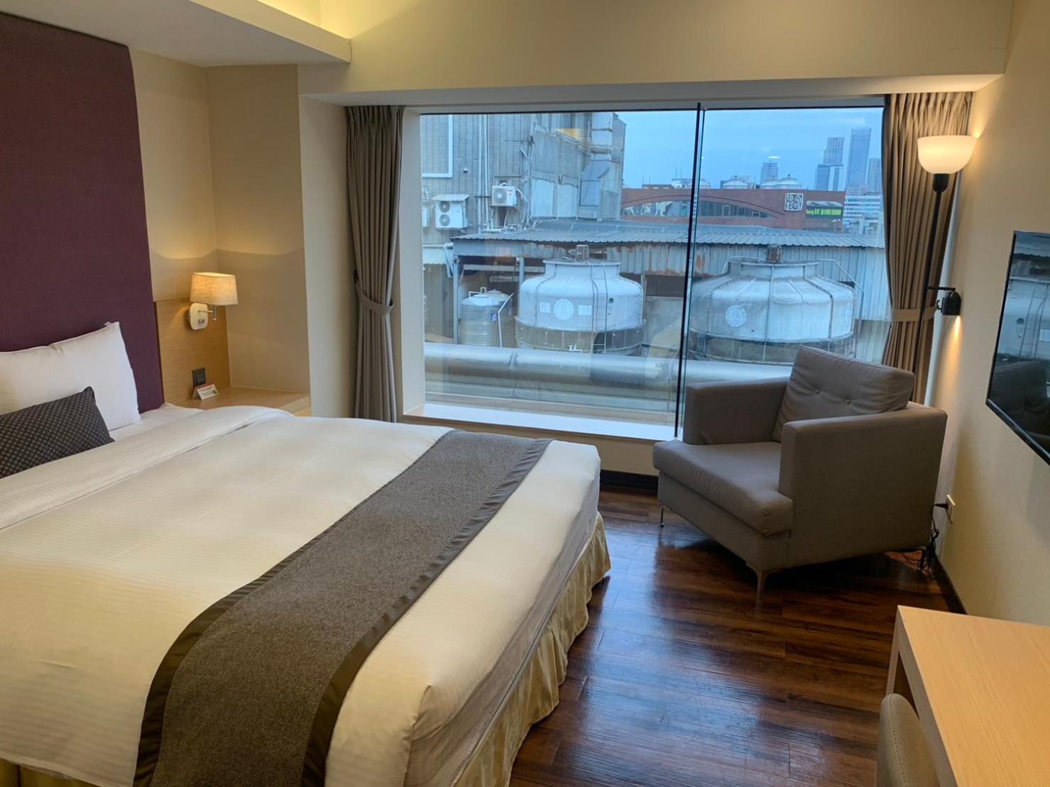 Deluxe Double Room with Taipei 101 View photo 3